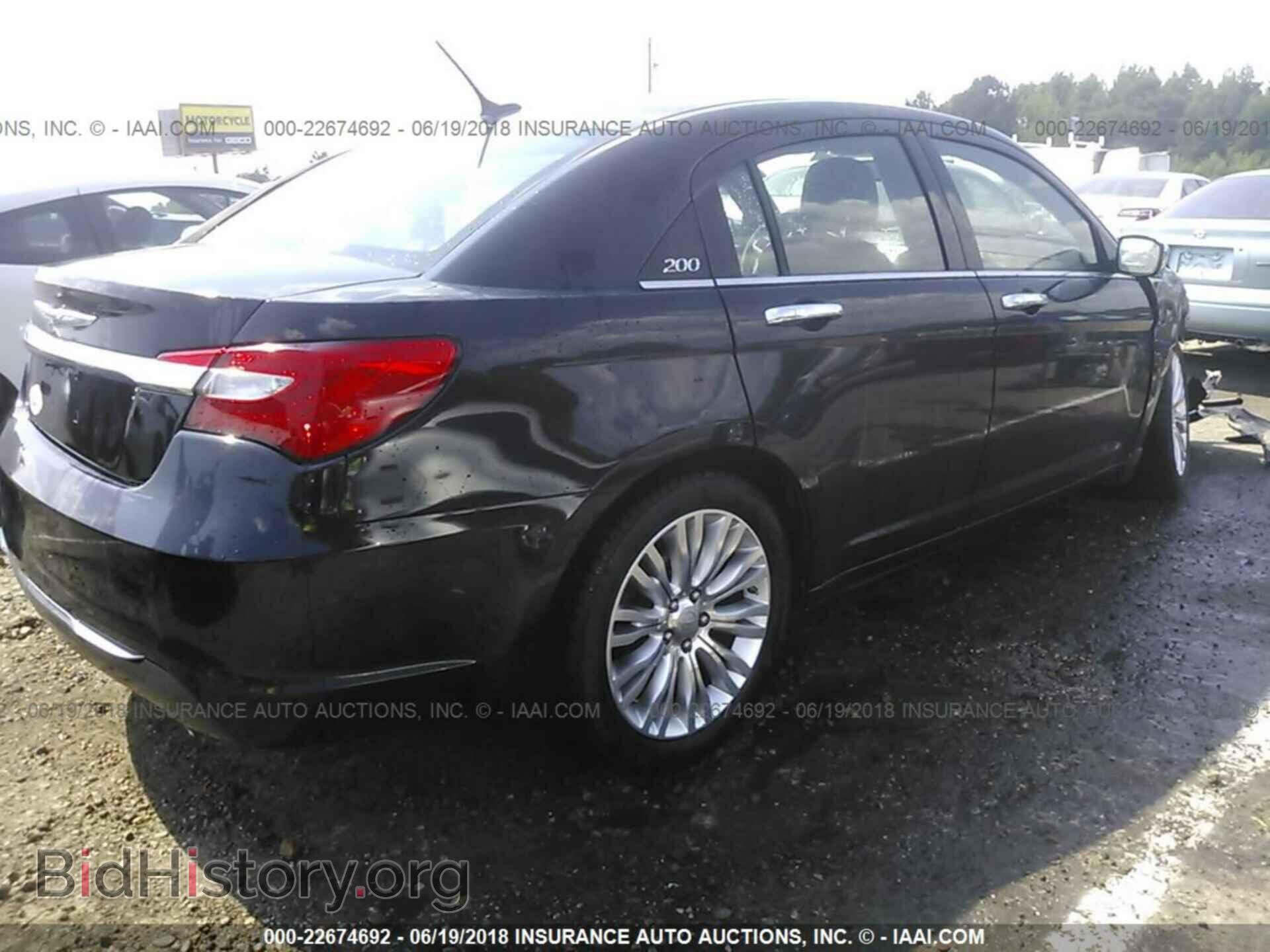 2011 Chrysler 200 - VIN: 1C3BC2FG2BN607575 - Photo 4