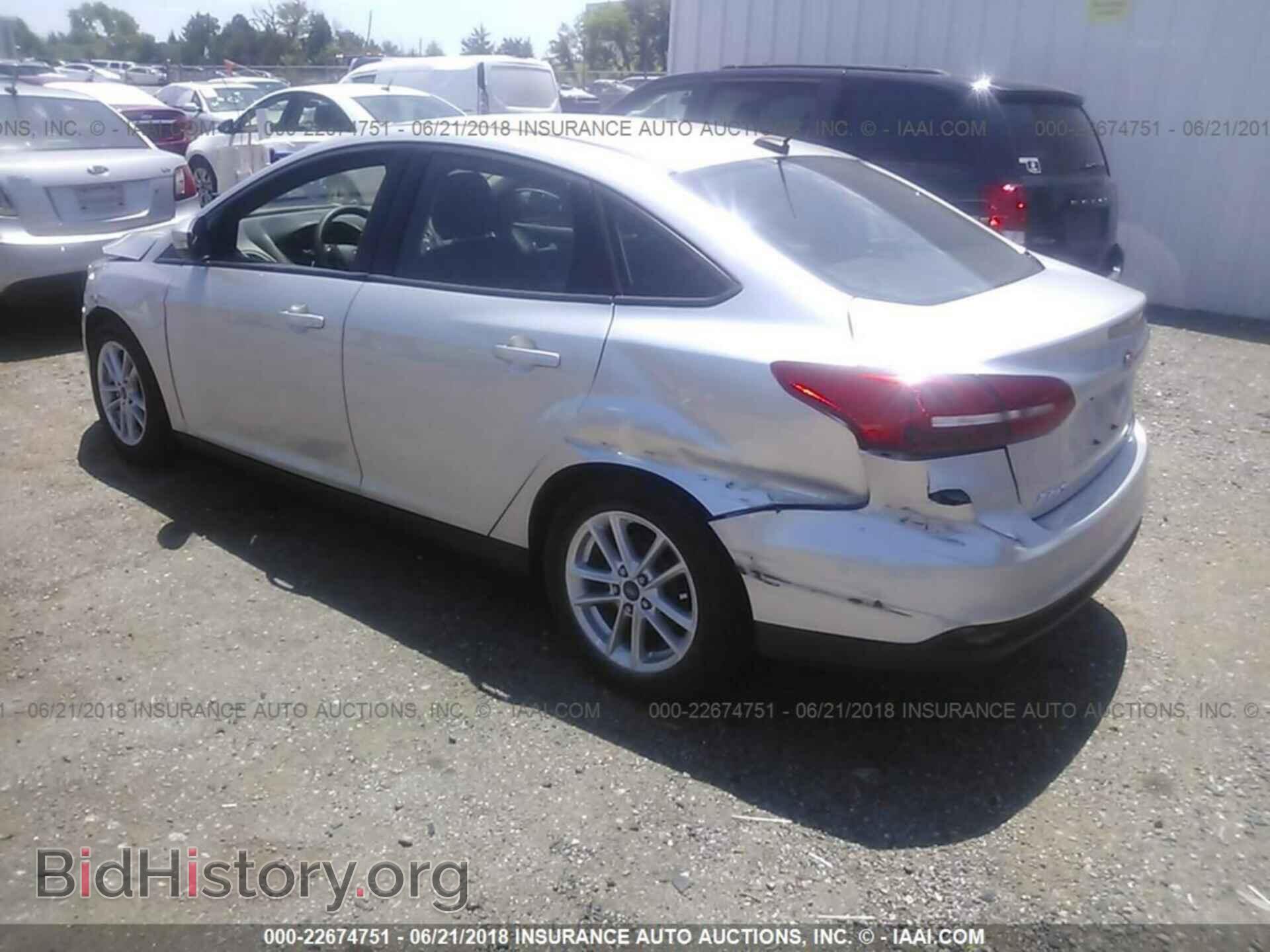 2015 Ford Focus - VIN: 1FADP3F24FL270191 - Photo 3