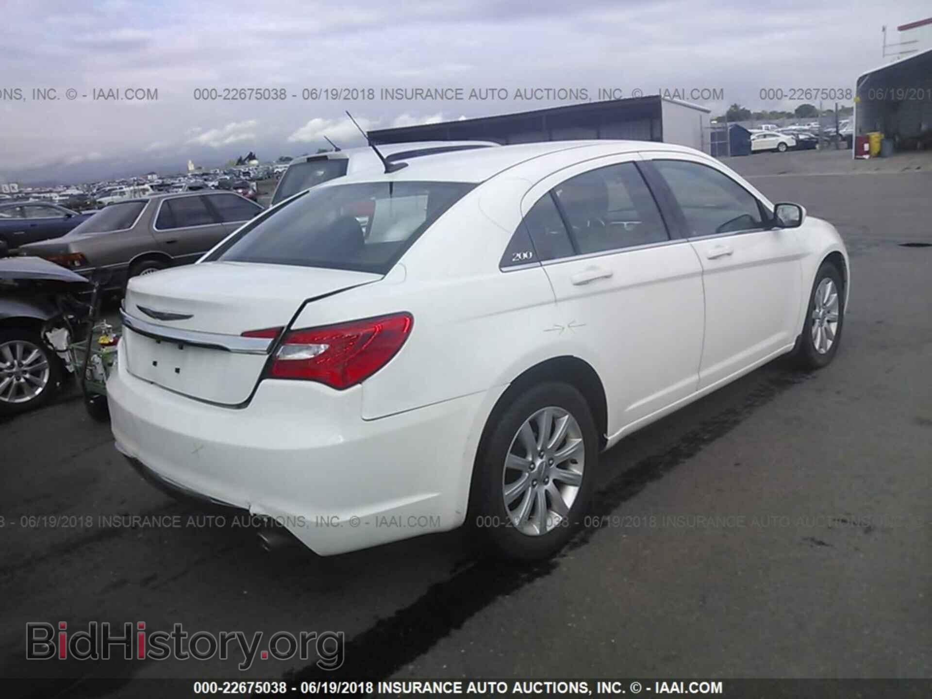 2011 Chrysler 200 - VIN: 1C3BC1FG3BN511545 - Фото 4