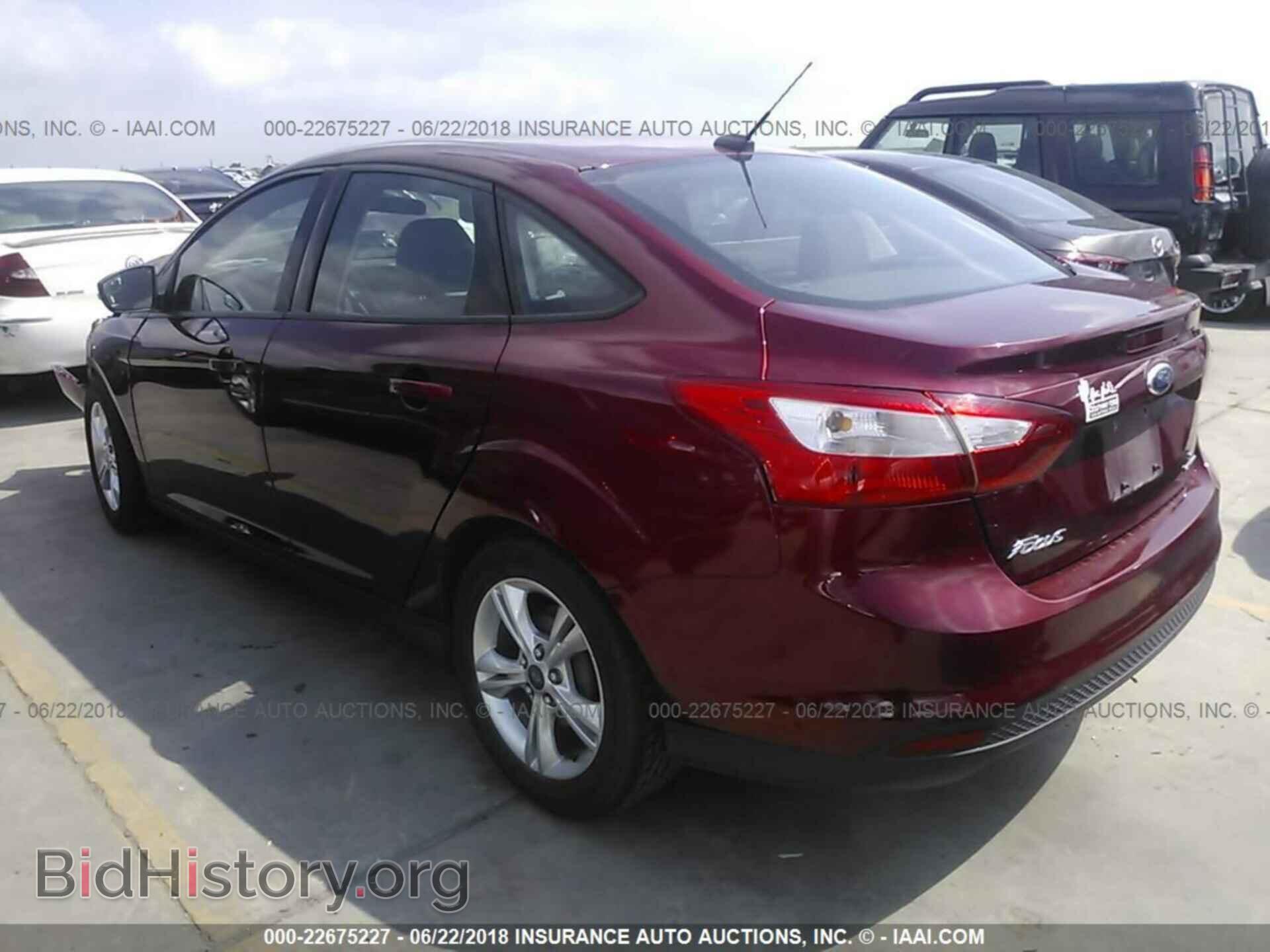 2014 Ford Focus - VIN: 1FADP3F24EL183695 - Photo 3