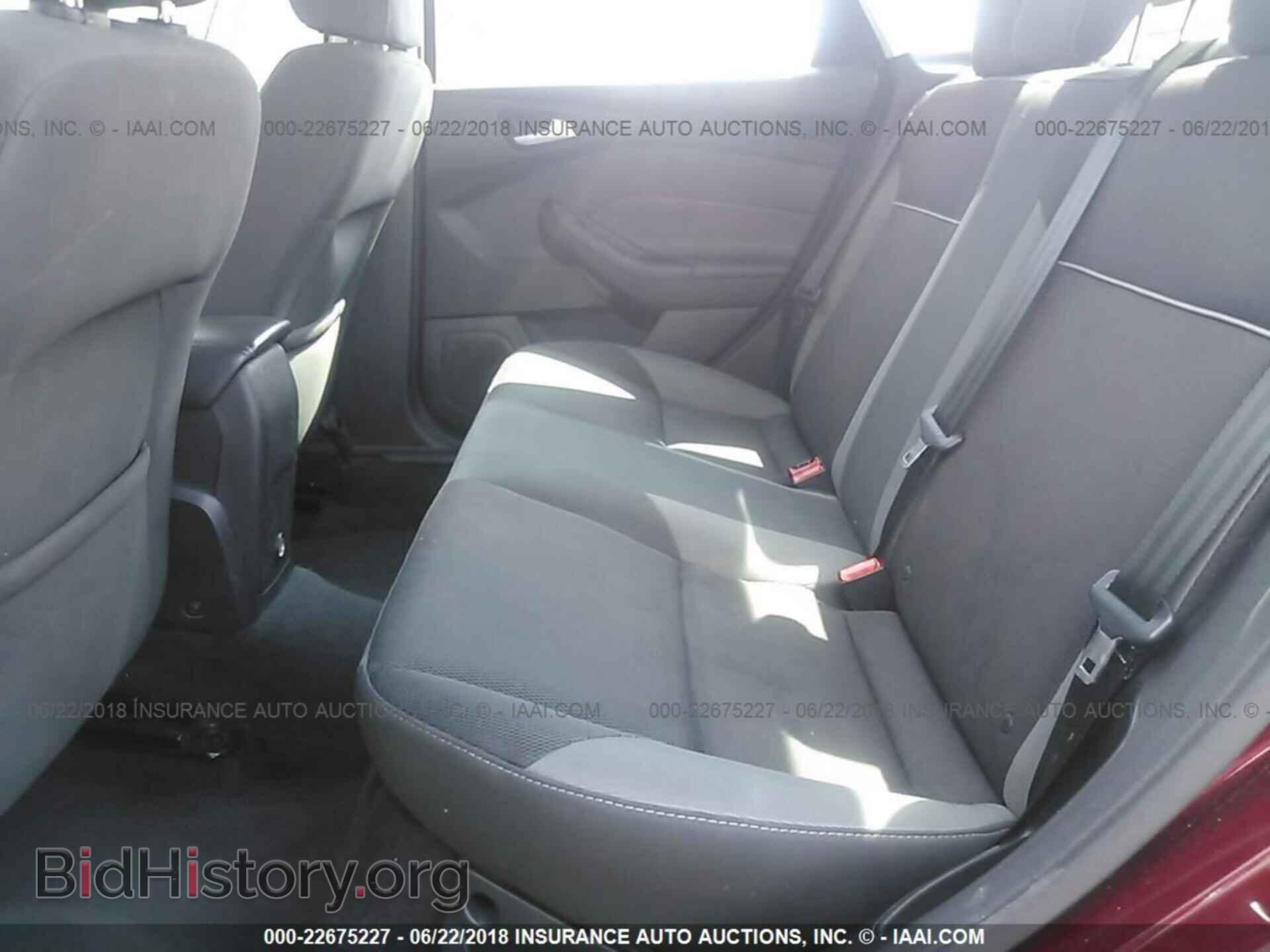 2014 Ford Focus - VIN: 1FADP3F24EL183695 - Photo 8