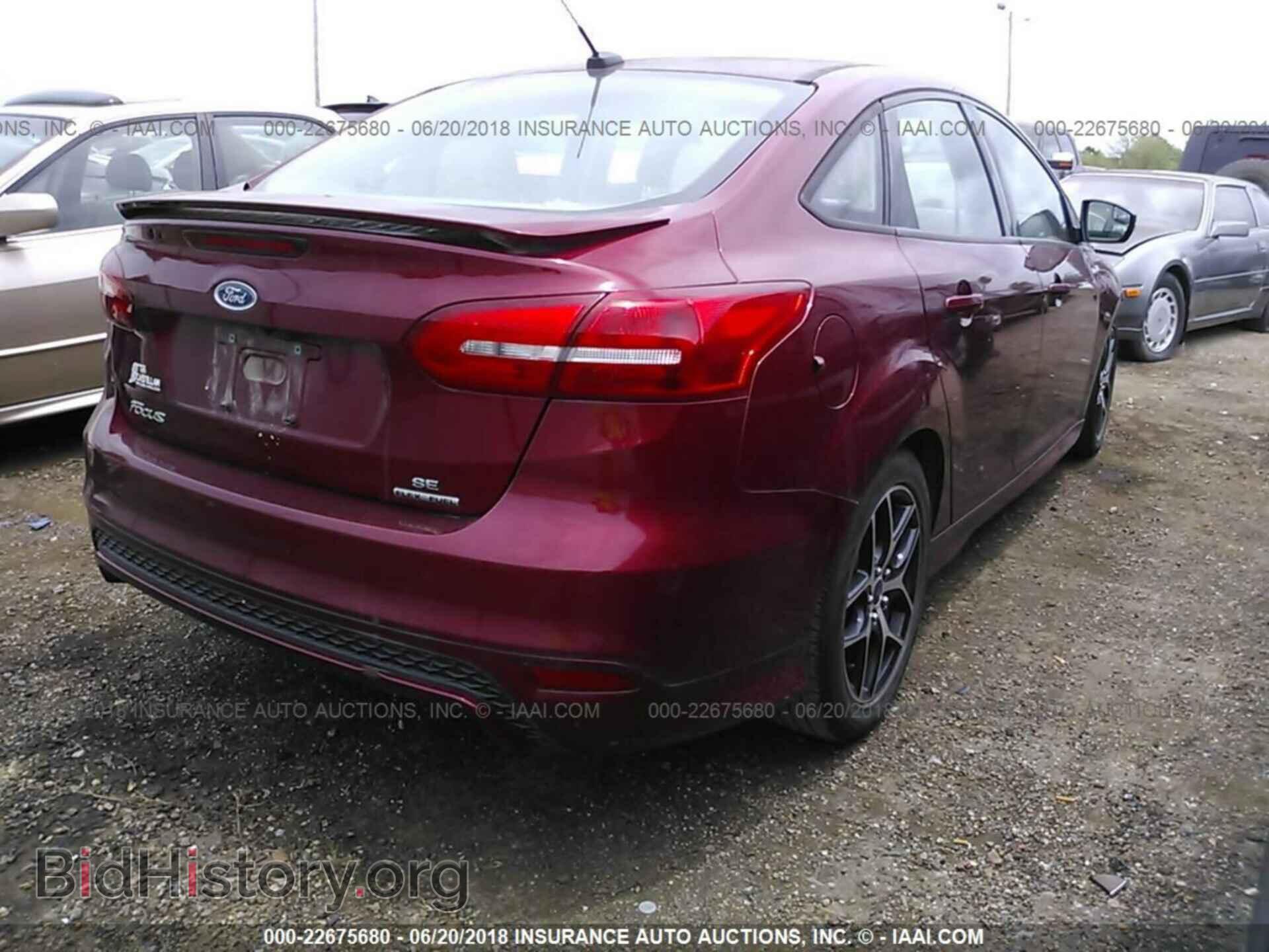 2015 Ford Focus - VIN: 1FADP3F22FL298295 - Photo 4