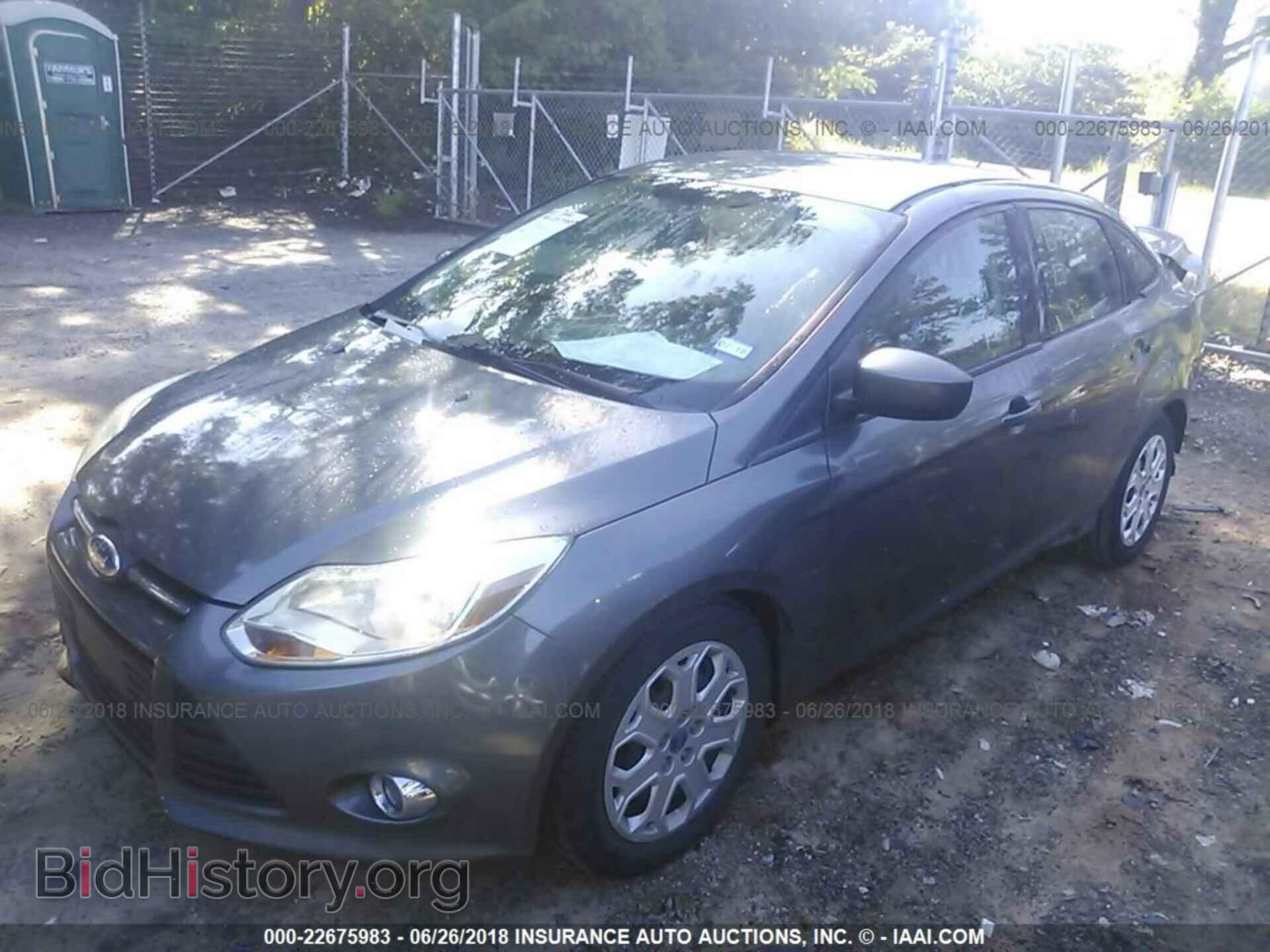 2012 Ford Focus - VIN: 1FAHP3F23CL212103 - Photo 2