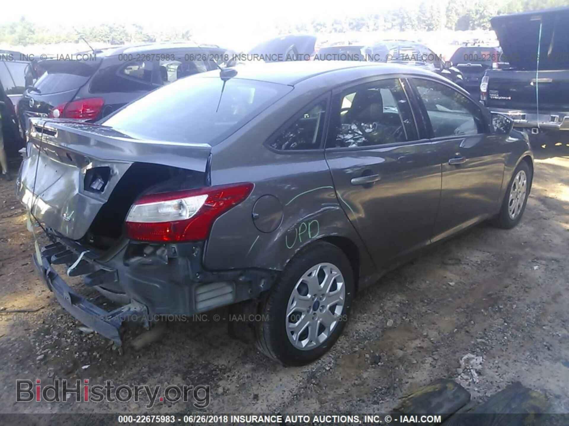 2012 Ford Focus - VIN: 1FAHP3F23CL212103 - Photo 4