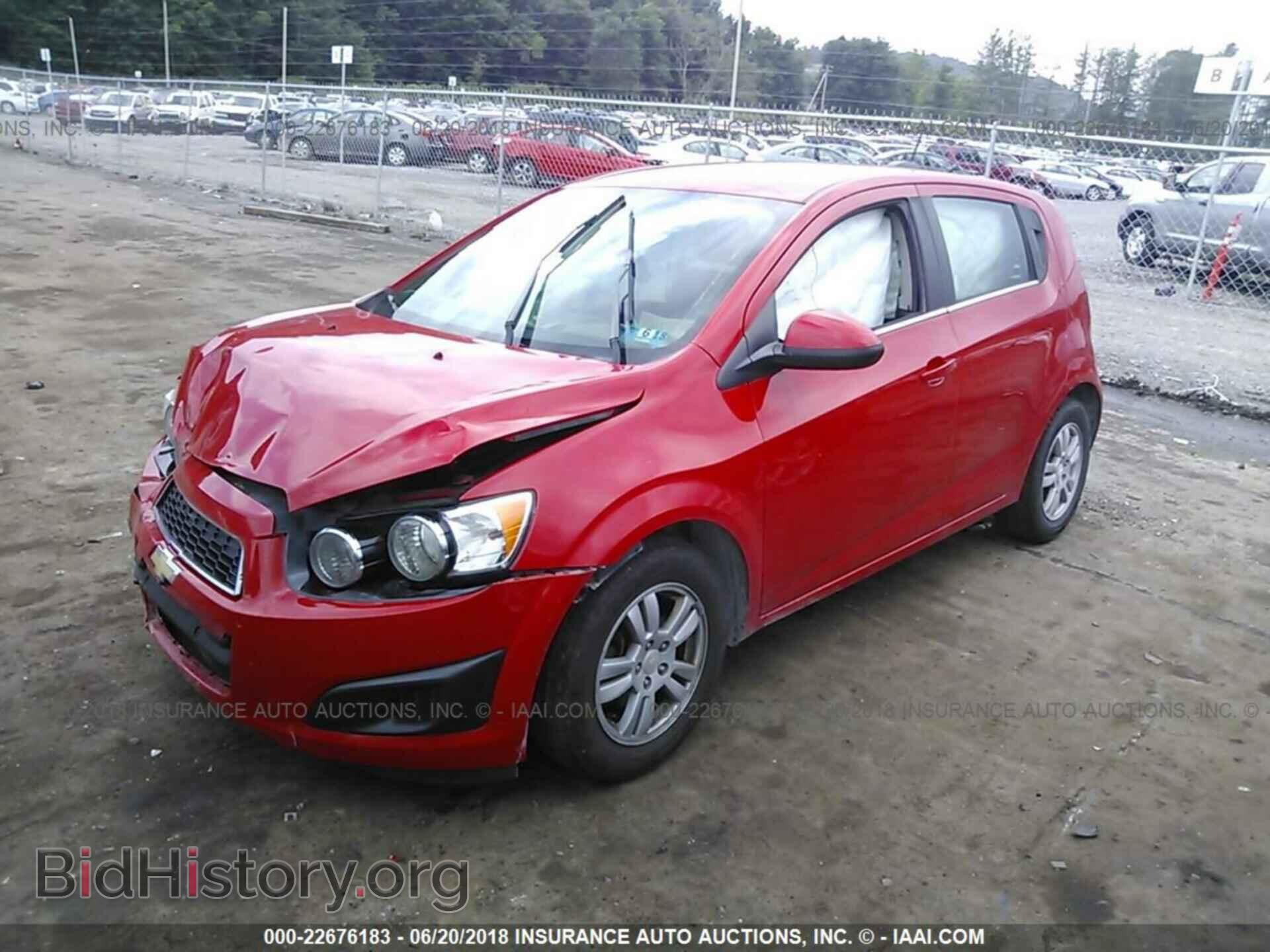 2015 Chevrolet Sonic - VIN: 1G1JC6SH8F4106353 - Фото 2