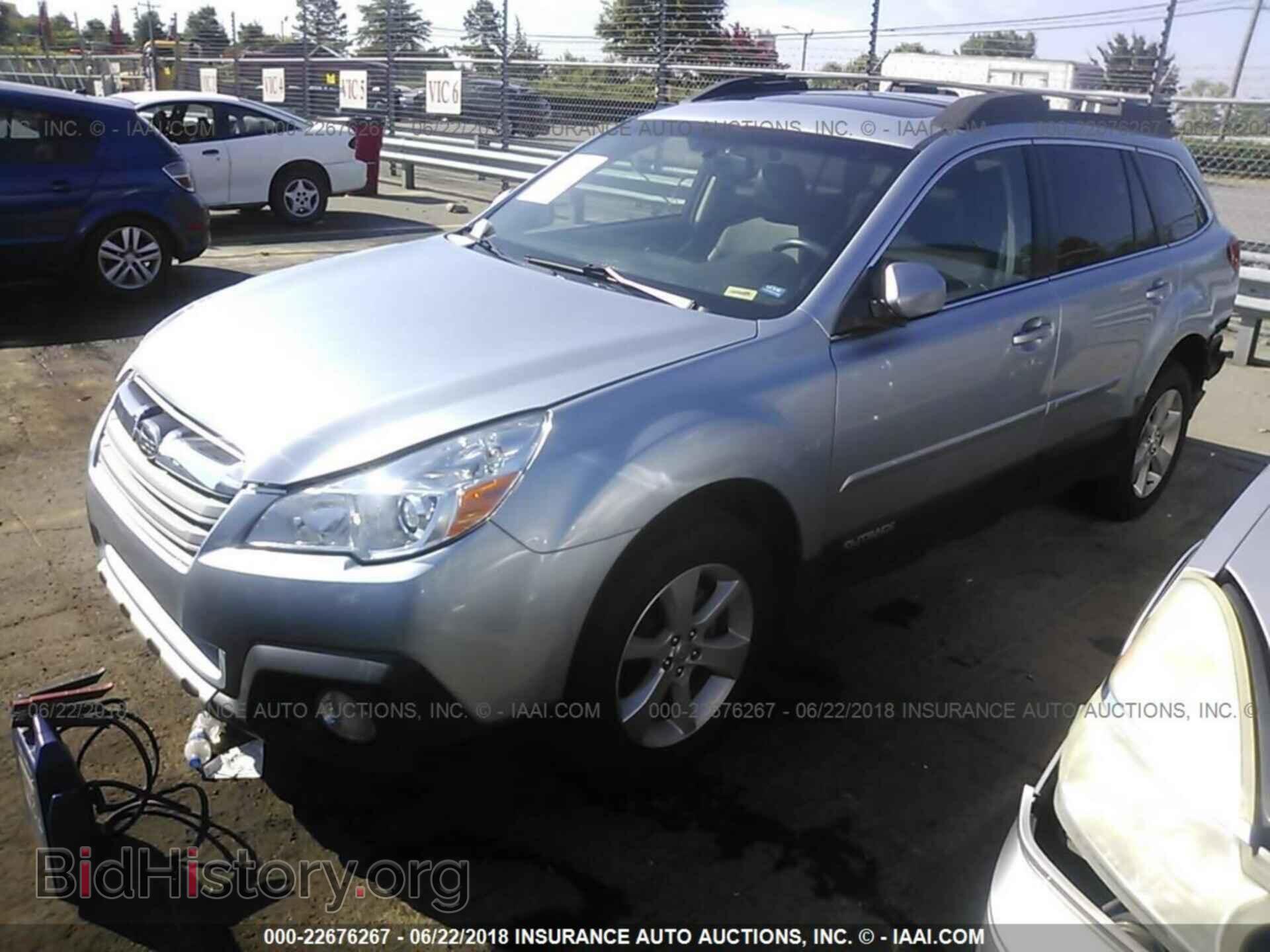 2013 Subaru Outback - VIN: 4S4BRCPC5D3315568 - Photo 2
