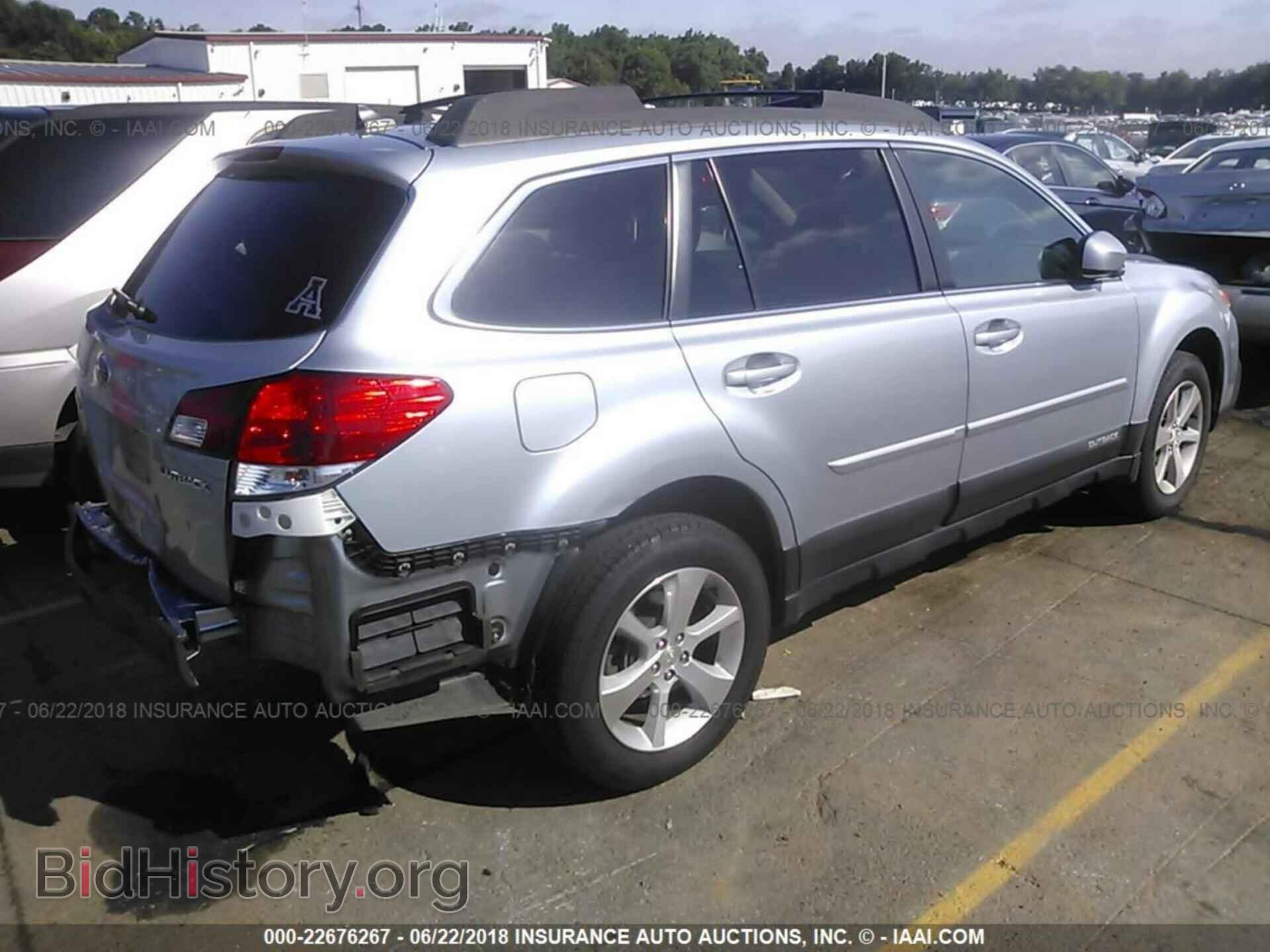 2013 Subaru Outback - VIN: 4S4BRCPC5D3315568 - Photo 4