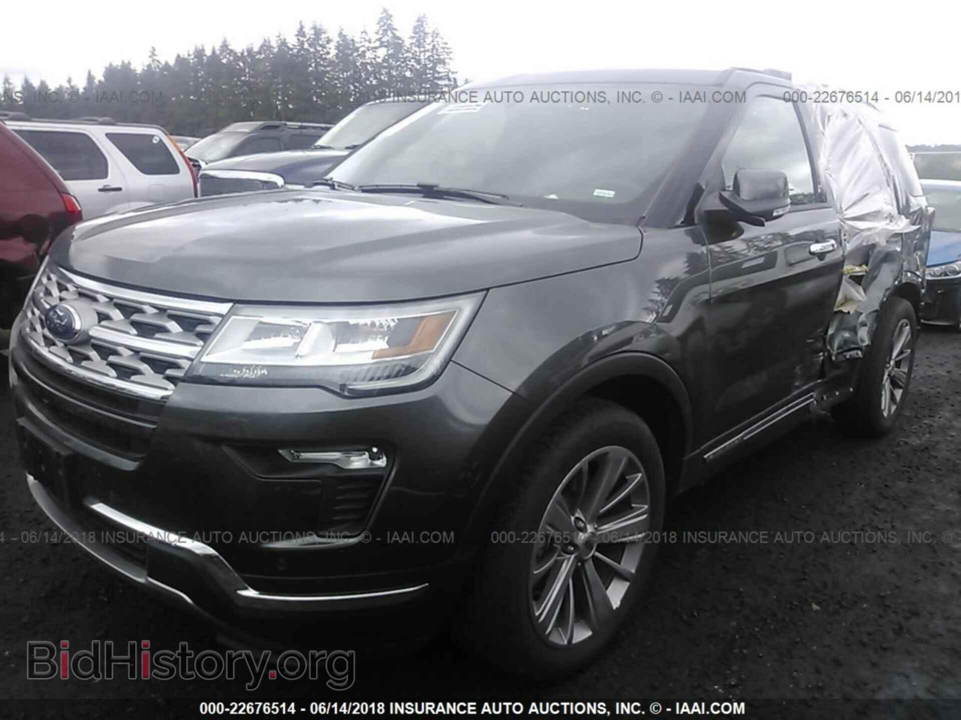 2018 Ford Explorer - VIN: 1FM5K8F87JGB10852 - Фото 2