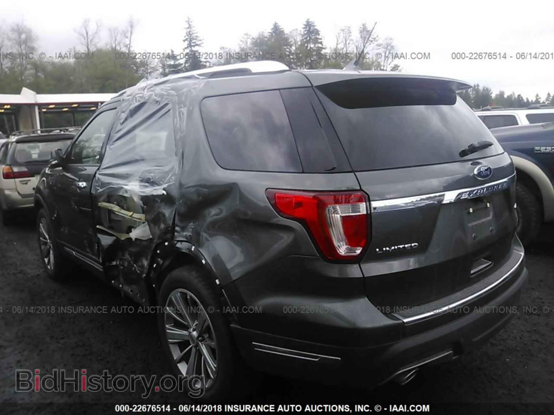 2018 Ford Explorer - VIN: 1FM5K8F87JGB10852 - Фото 3