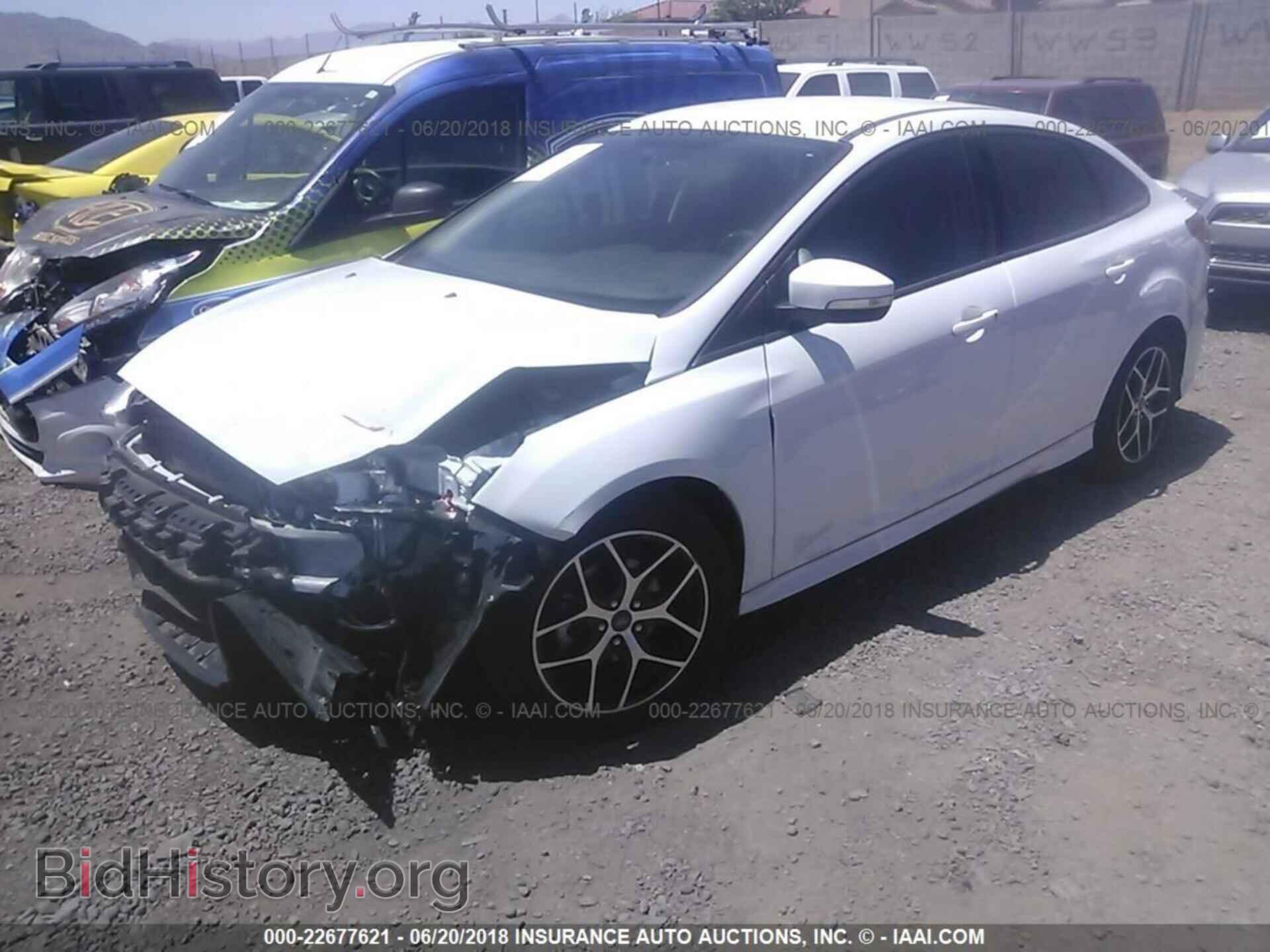 2016 Ford Focus - VIN: 1FADP3F29GL395947 - Photo 2