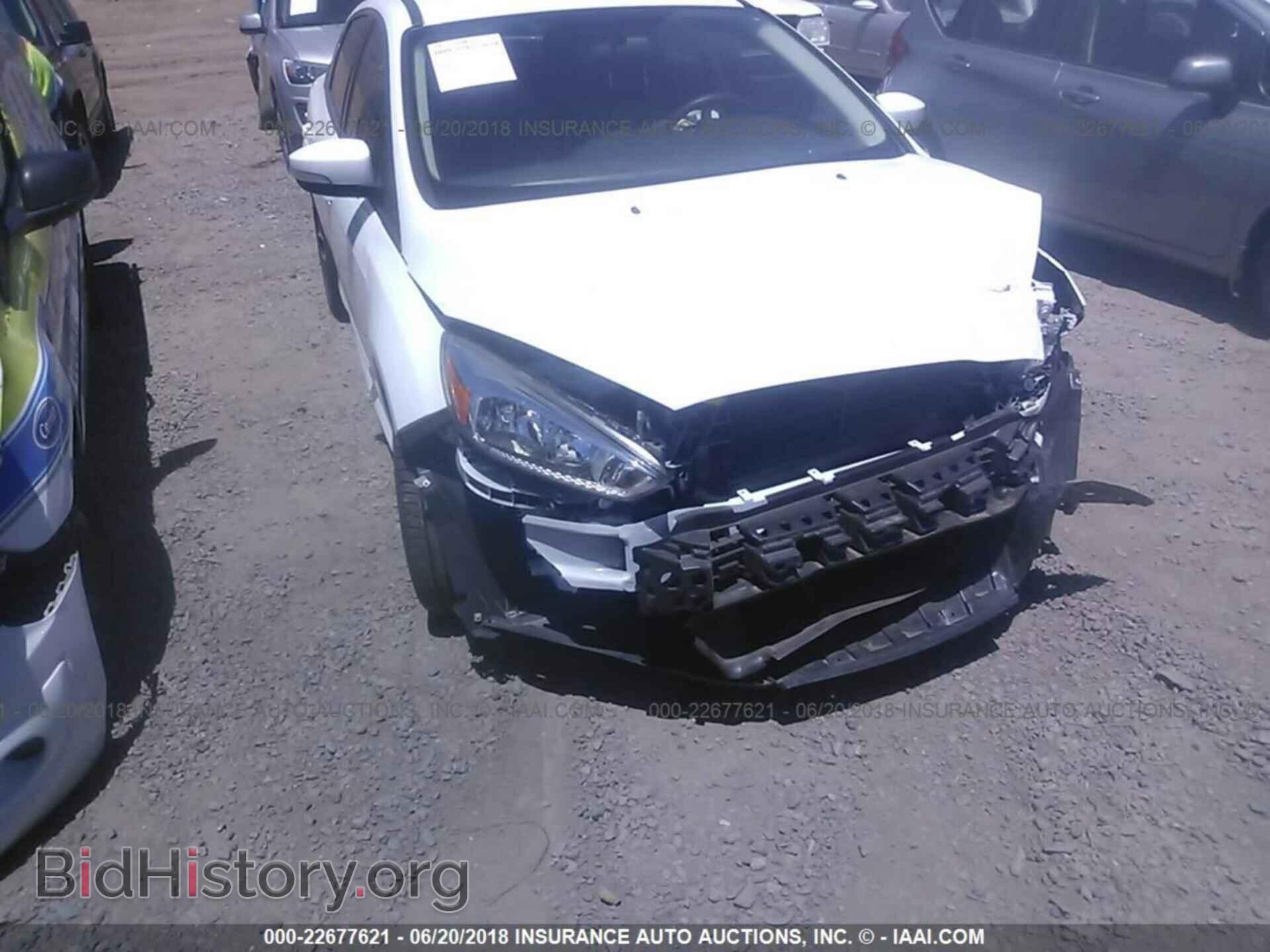 2016 Ford Focus - VIN: 1FADP3F29GL395947 - Photo 6