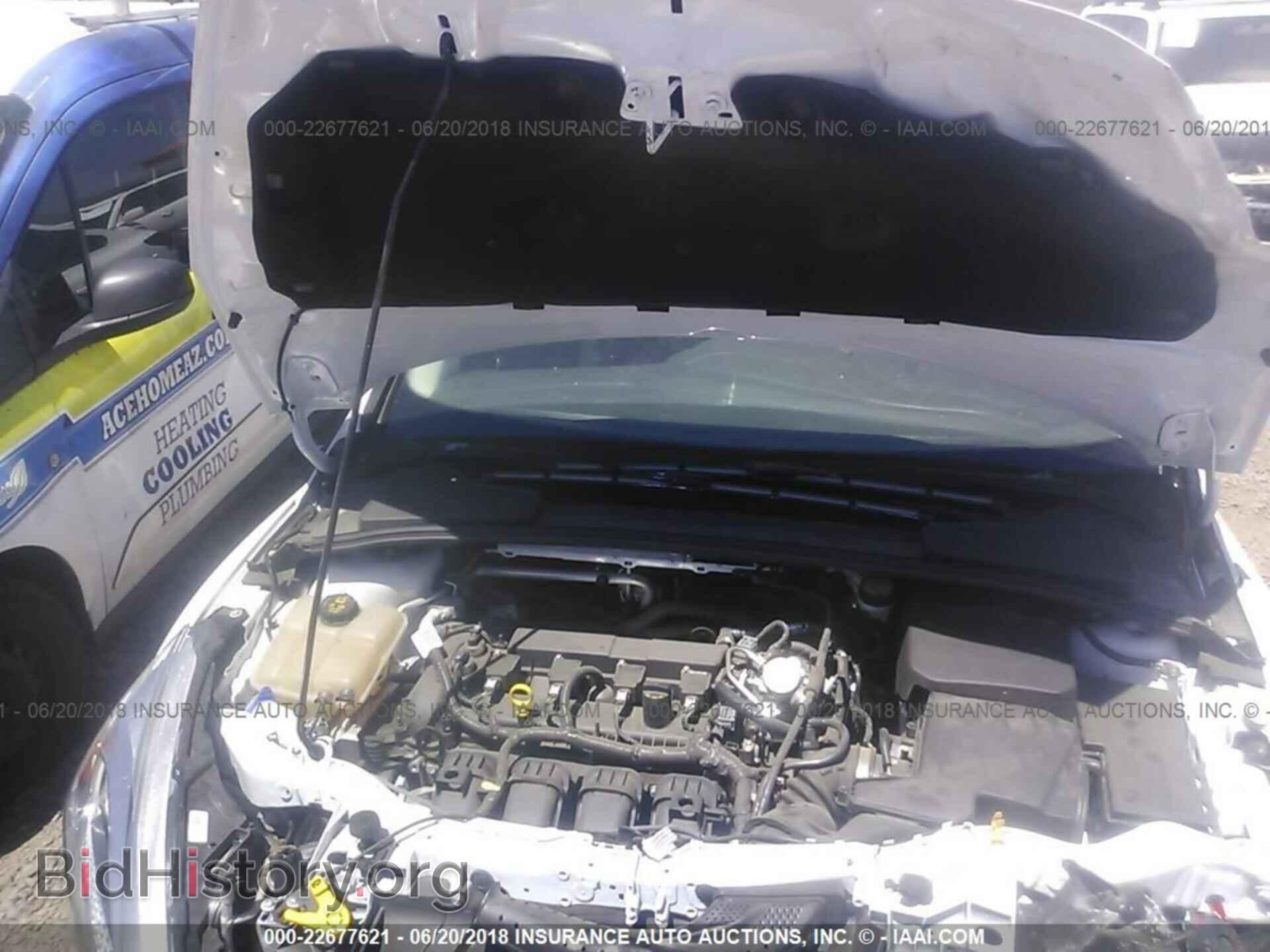 2016 Ford Focus - VIN: 1FADP3F29GL395947 - Photo 10
