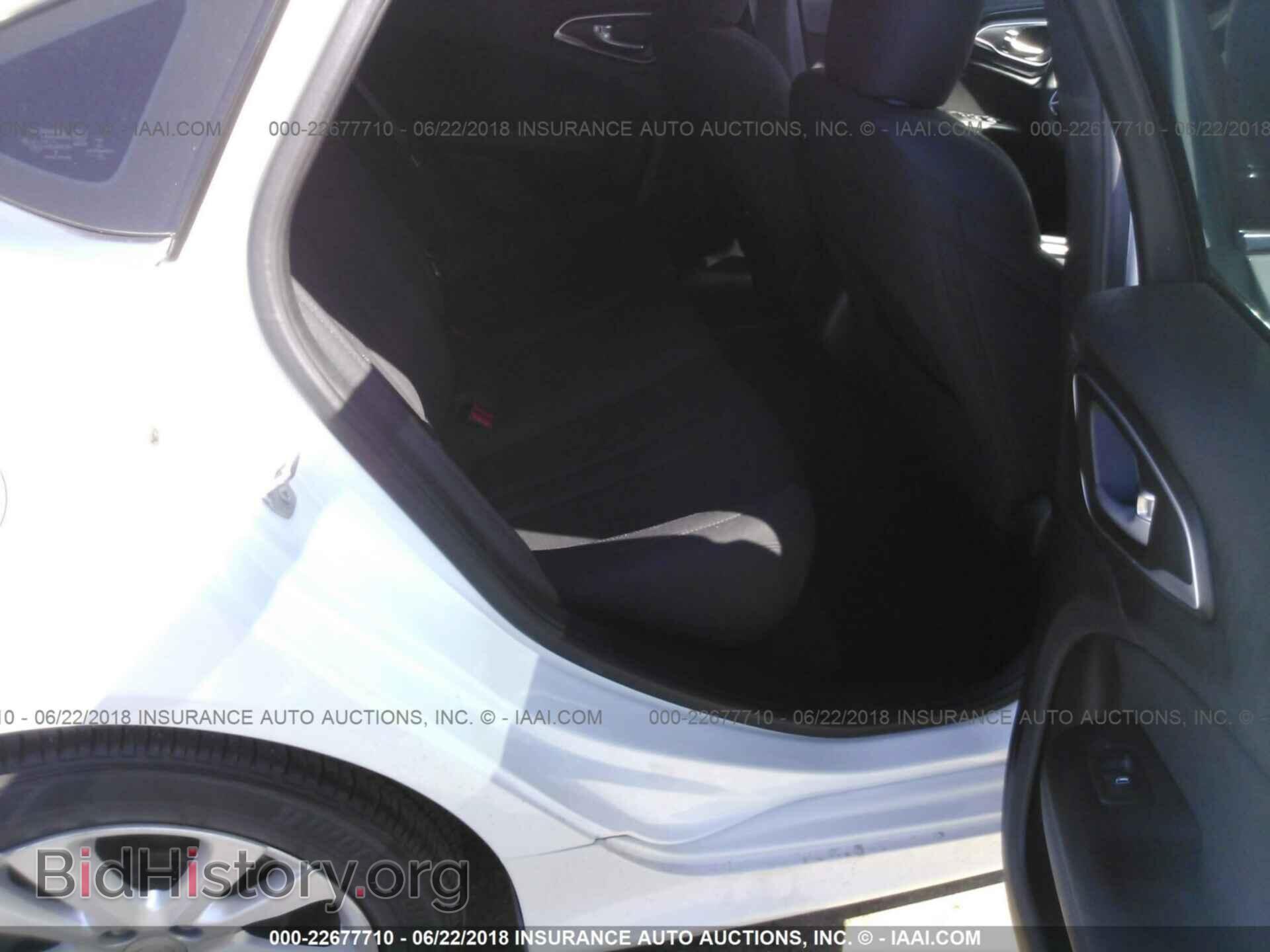 2015 Chrysler 200 - VIN: 1C3CCCAB7FN581664 - Фото 8