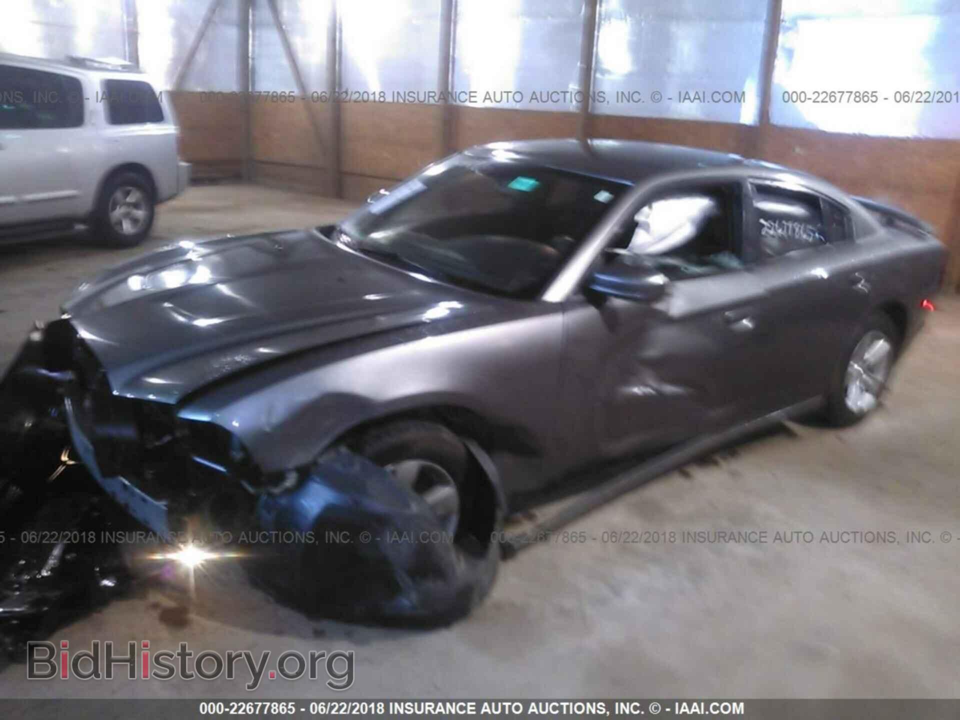 2011 Dodge Charger - VIN: 2B3CL3CG6BH566873 - Фото 2