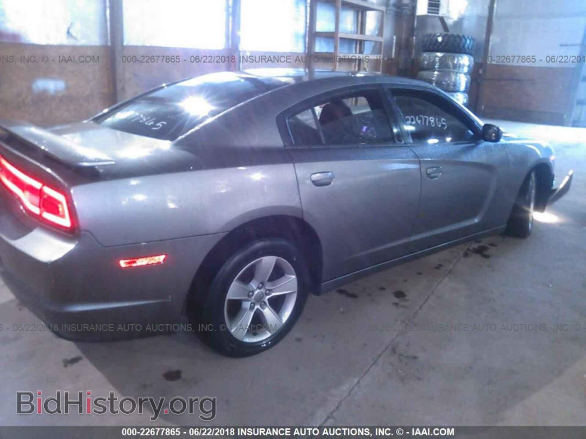 2011 Dodge Charger - VIN: 2B3CL3CG6BH566873 - Фото 4