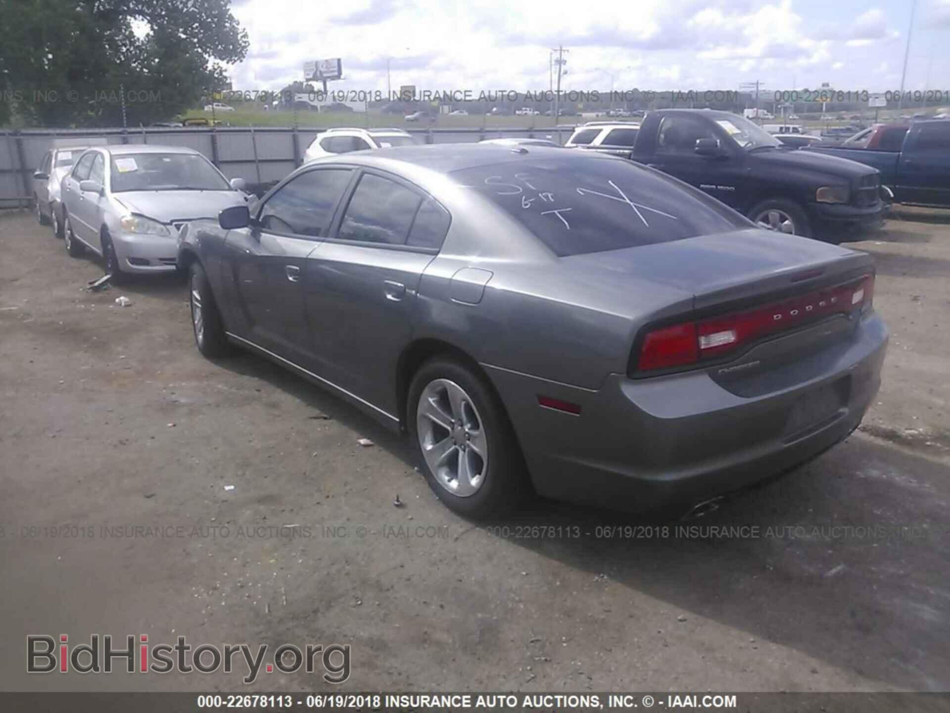 2011 Dodge Charger - VIN: 2B3CL3CG1BH511943 - Фото 3
