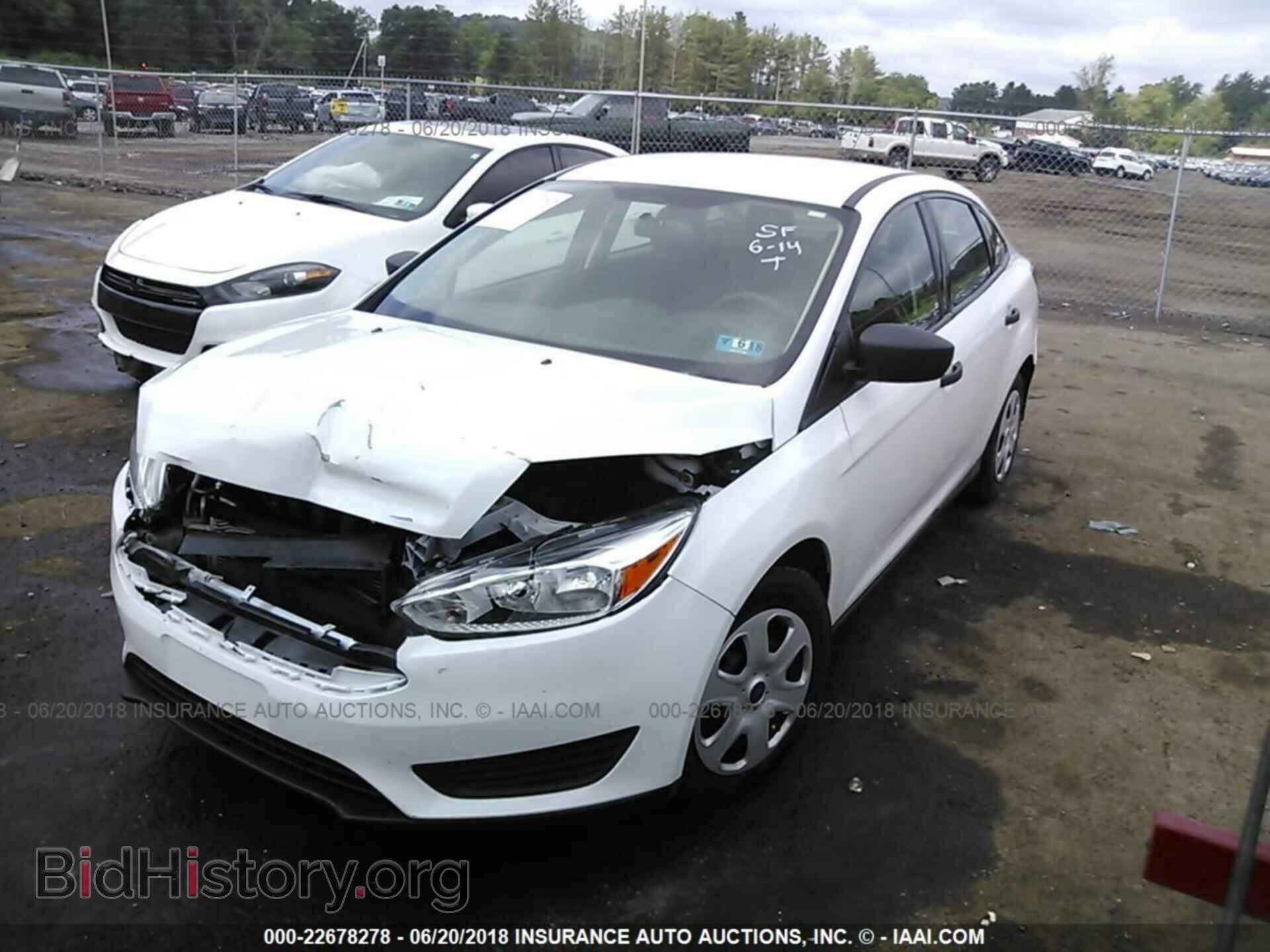 2017 Ford Focus - VIN: 1FADP3E25HL298750 - Photo 2