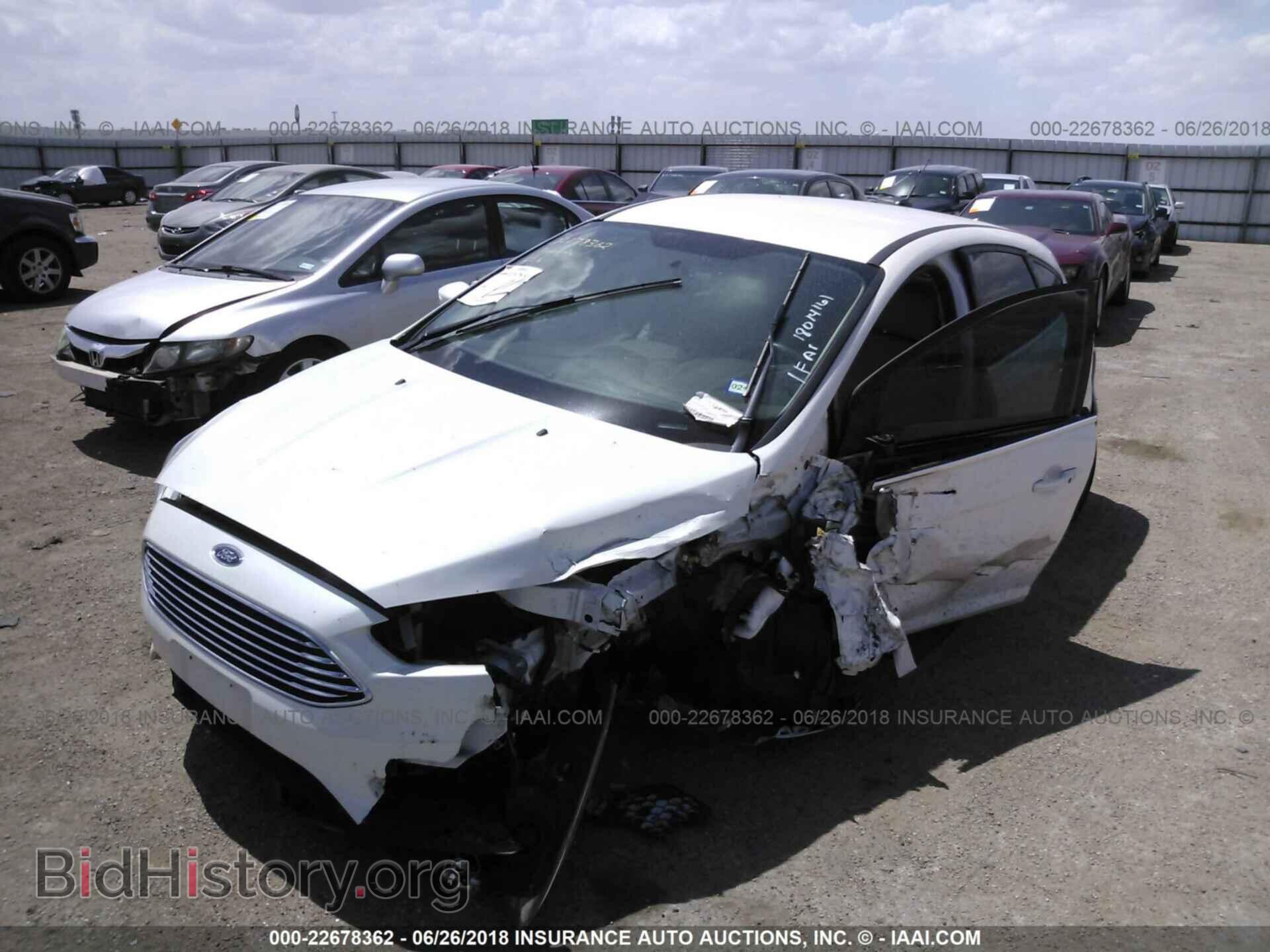 2016 Ford Focus - VIN: 1FADP3N25GL307025 - Photo 2