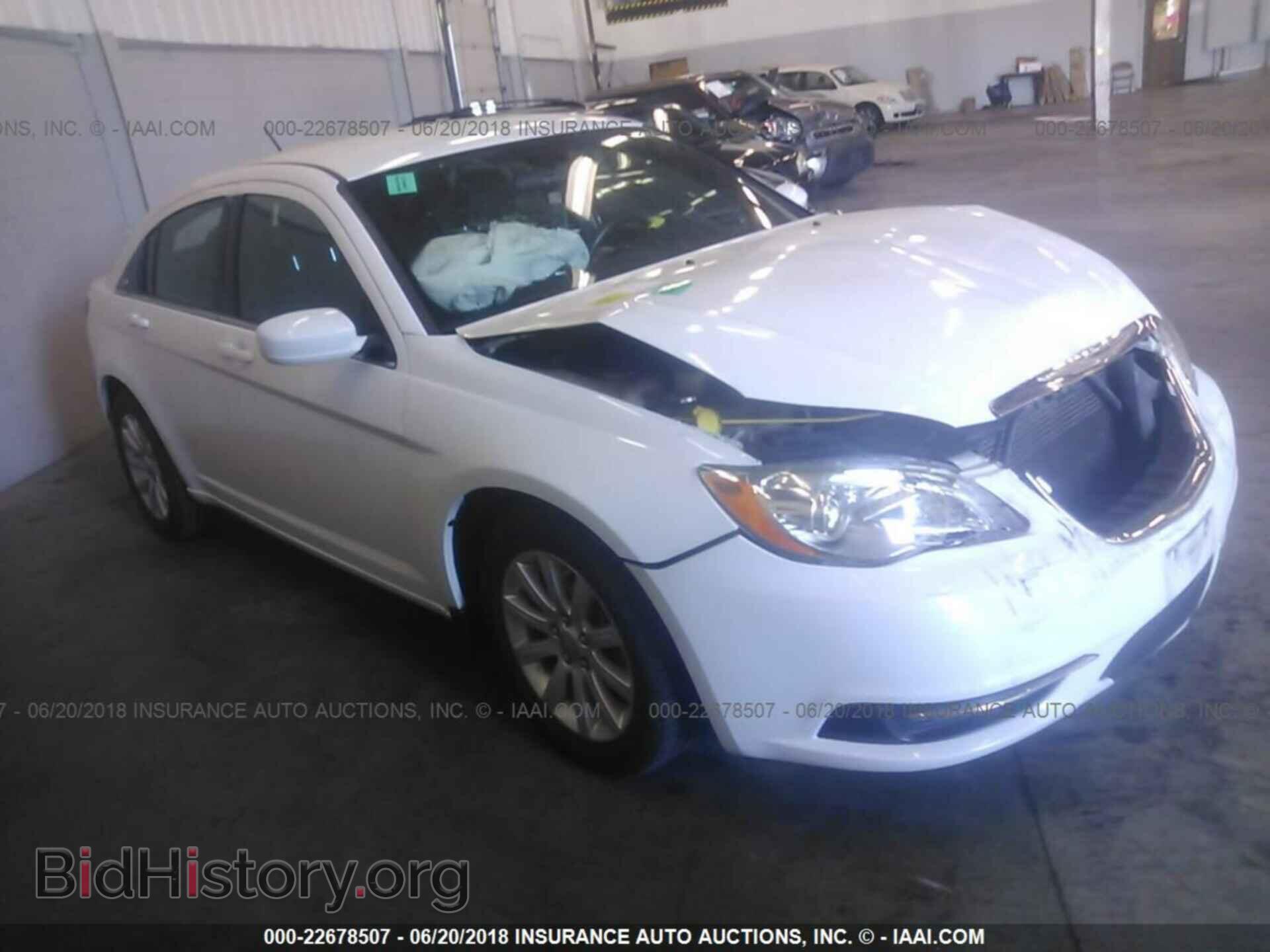 Photo 1C3CCBBG3EN114289 - Chrysler 200 2014