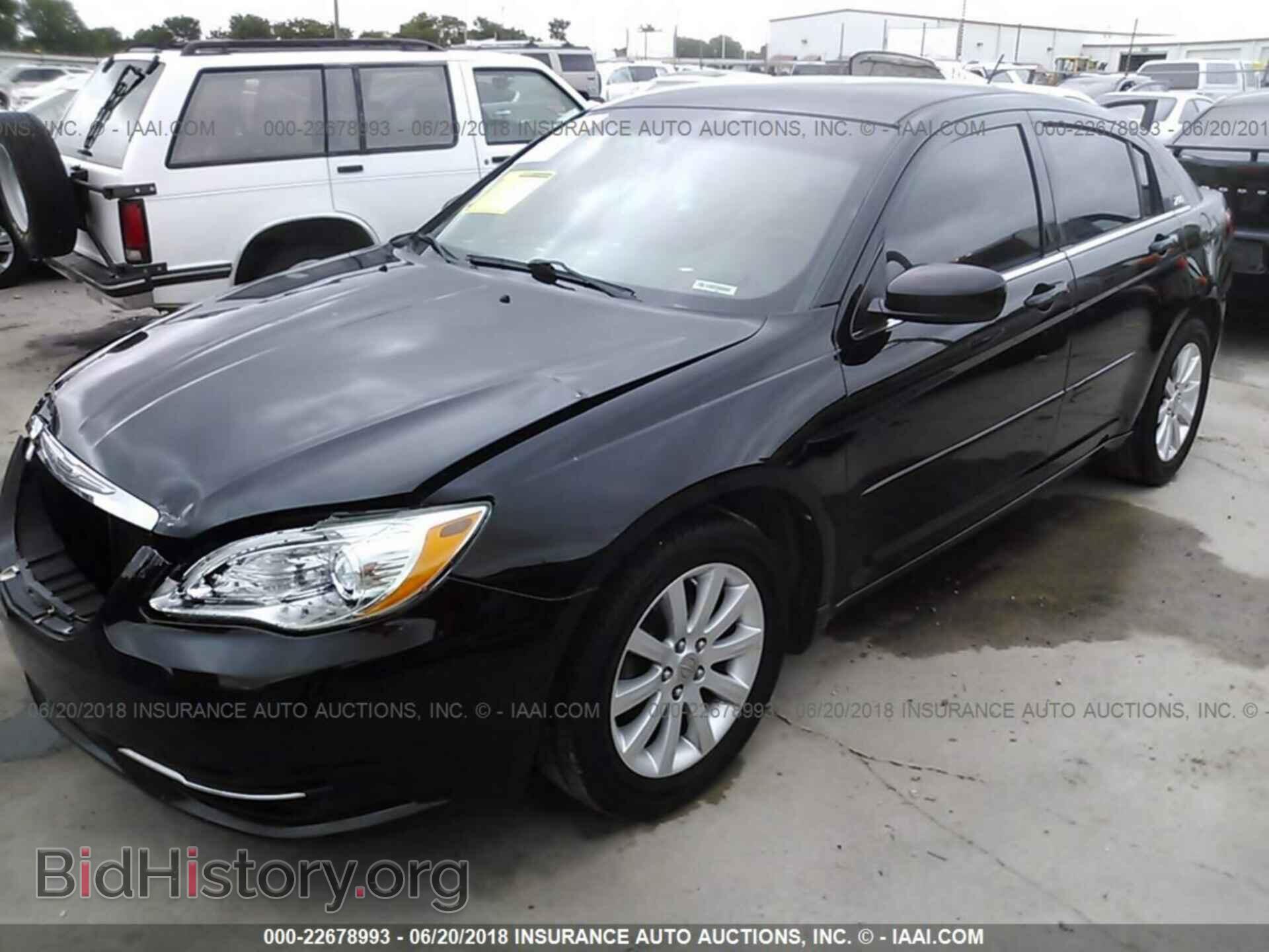 2012 Chrysler 200 - VIN: 1C3CCBBB9CN112807 - Фото 2
