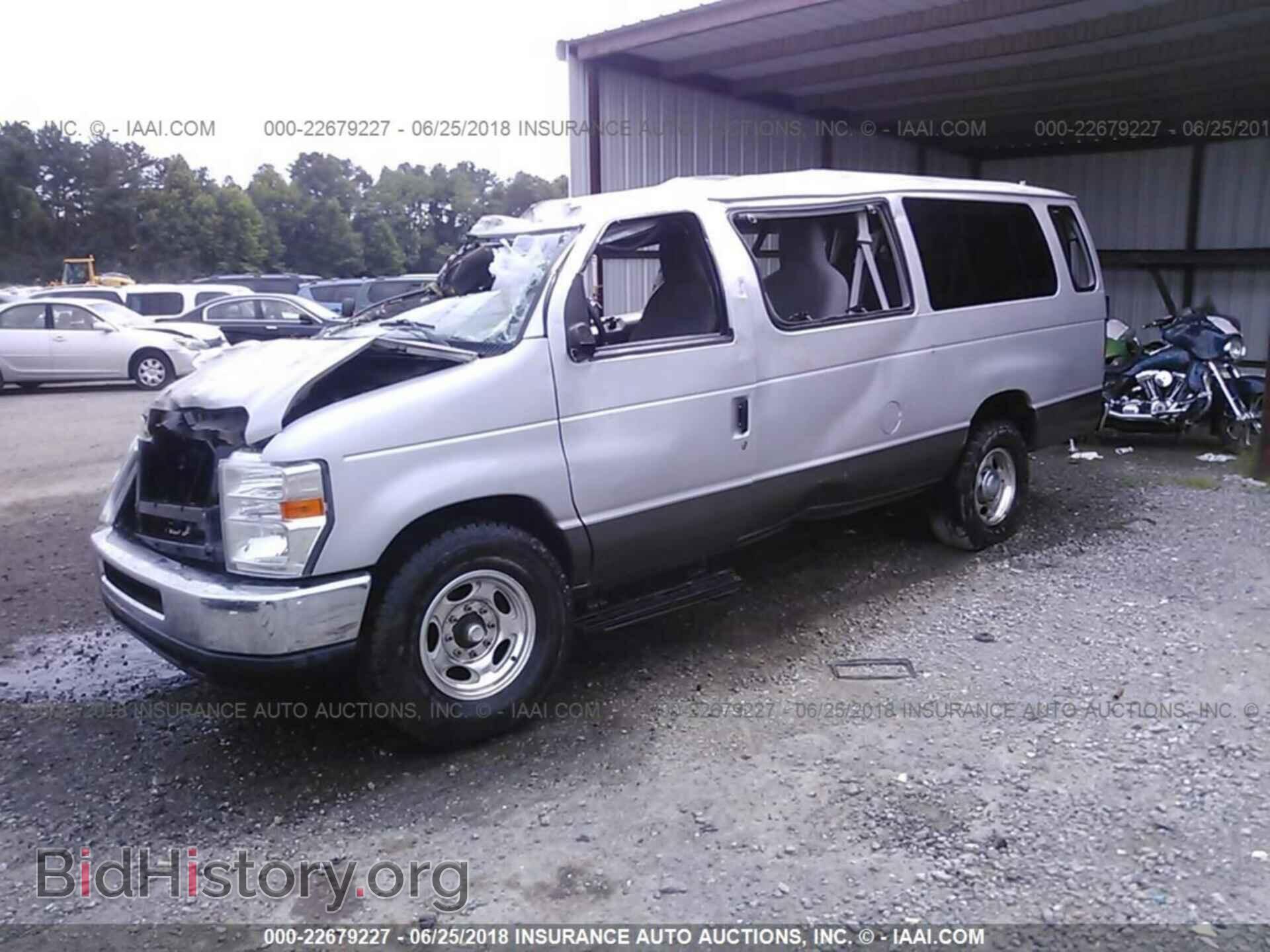 2011 Ford Econoline - VIN: 1FBSS3BL4BDB00081 - Фото 2