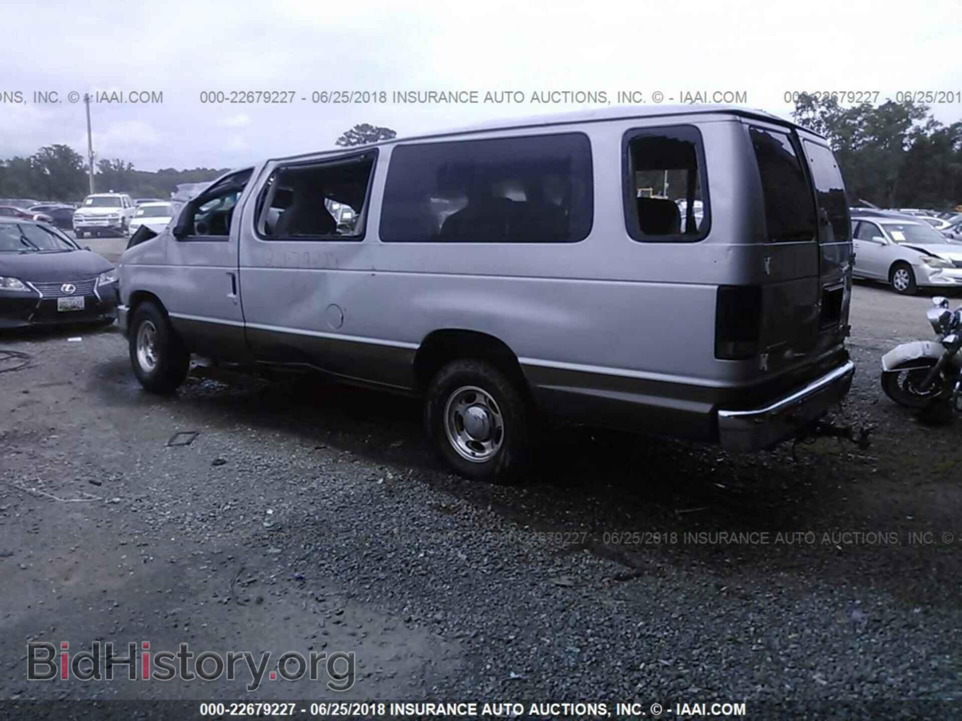 2011 Ford Econoline - VIN: 1FBSS3BL4BDB00081 - Фото 3
