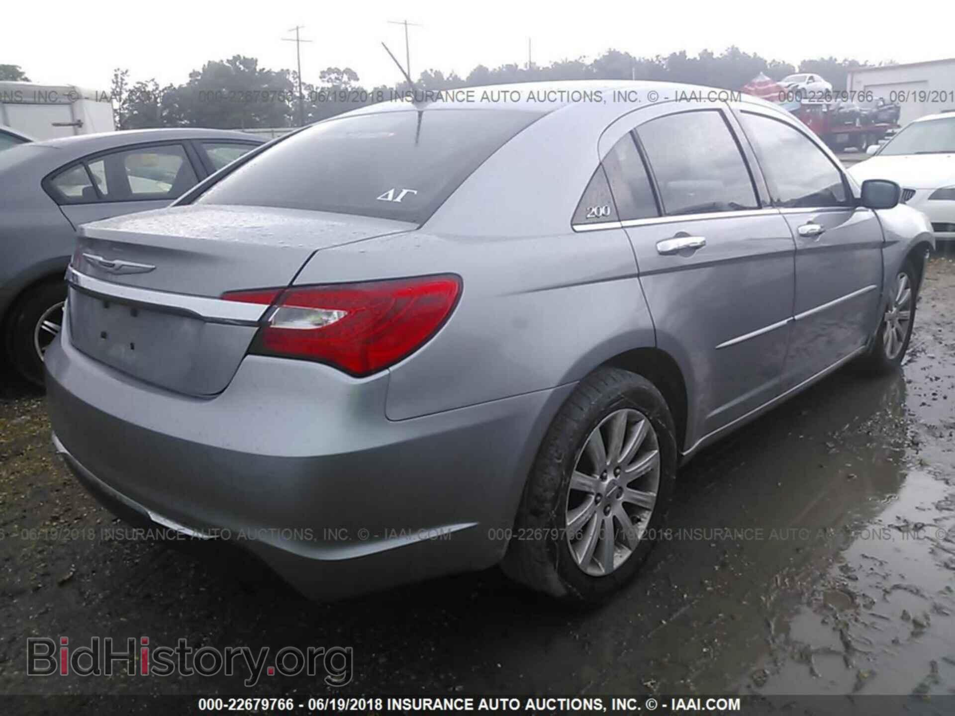 2013 Chrysler 200 - VIN: 1C3CCBCB0DN634208 - Фото 4