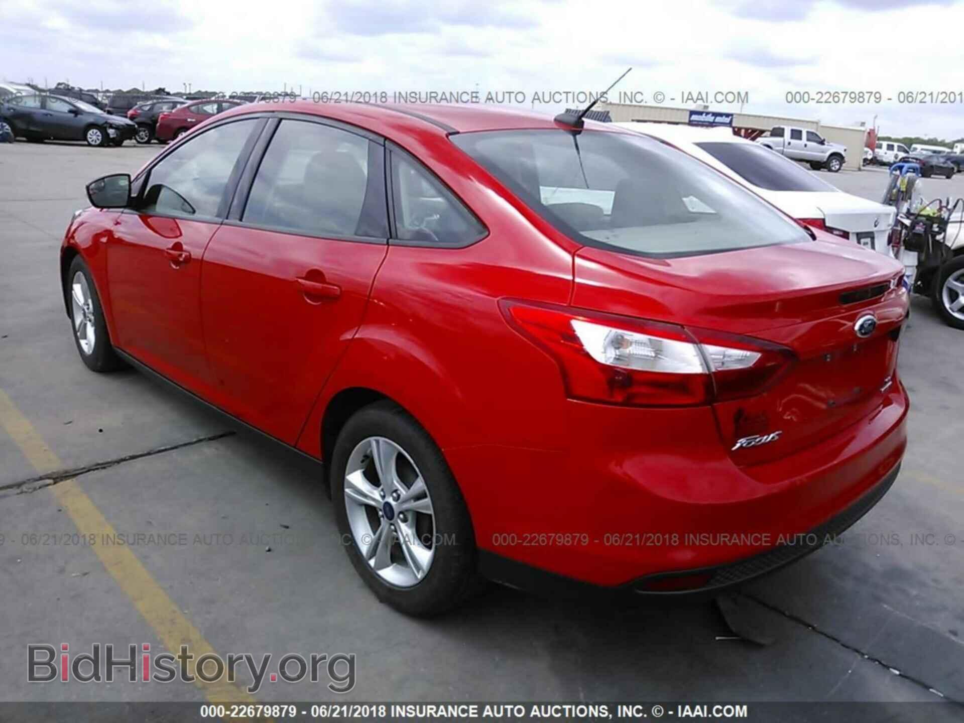 2014 Ford Focus - VIN: 1FADP3F23EL266566 - Photo 3