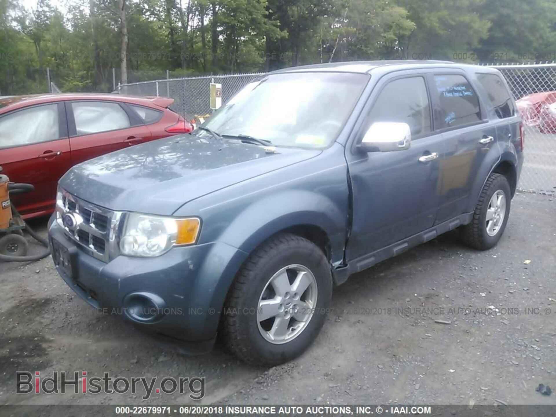 2011 Ford Escape - VIN: 1FMCU9C77BKB92700 - Фото 2