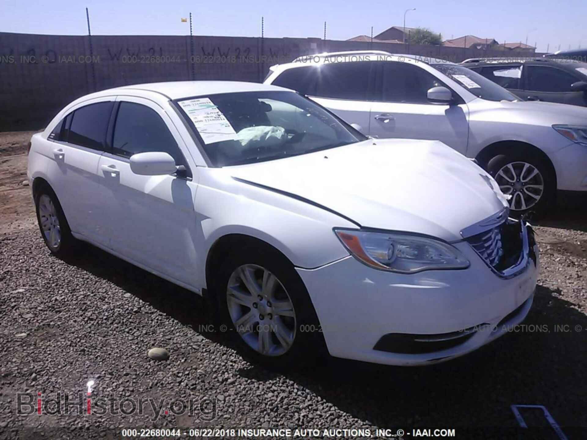 Photo 1C3CCBAB3DN705243 - Chrysler 200 2013