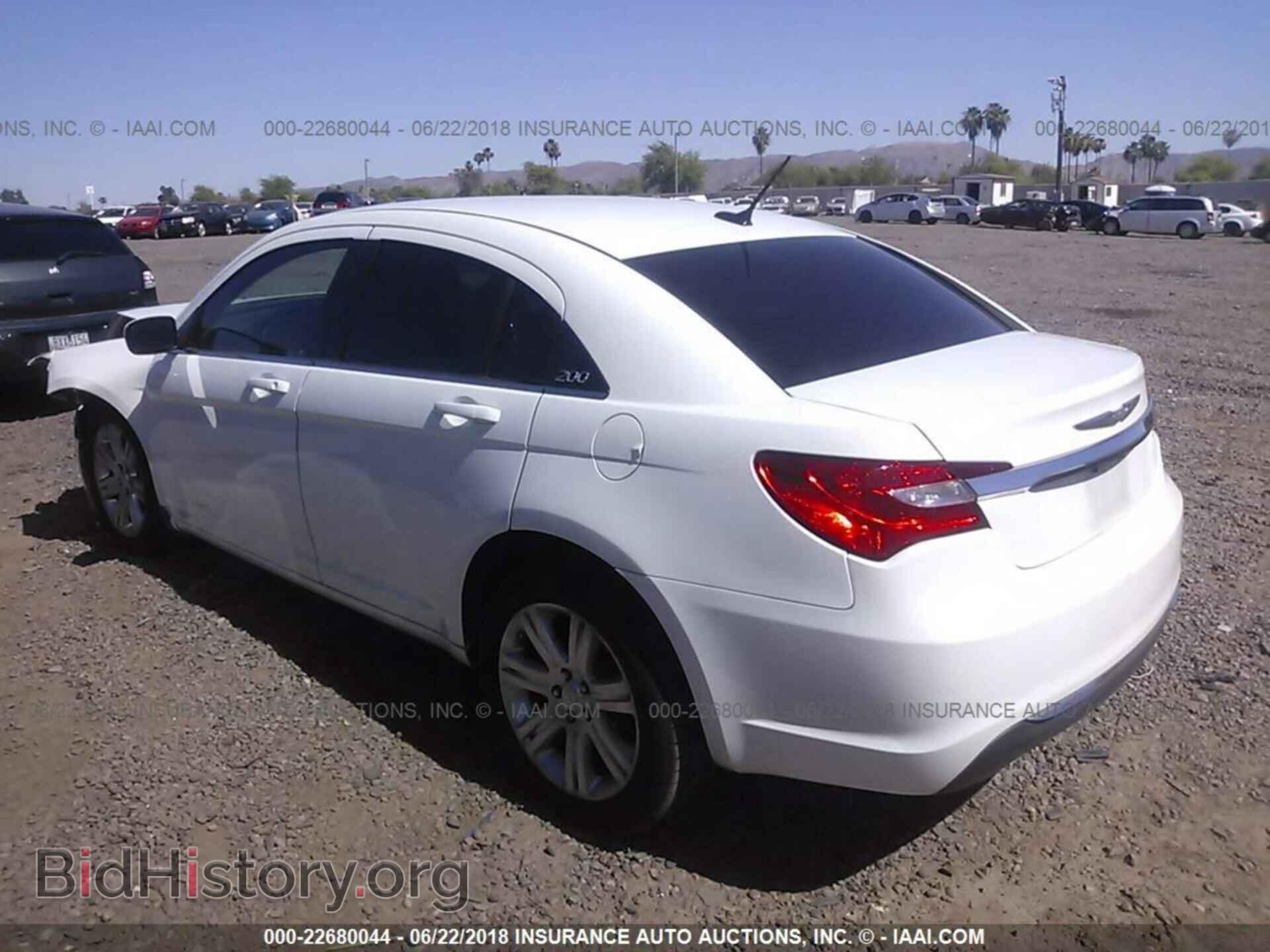 2013 Chrysler 200 - VIN: 1C3CCBAB3DN705243 - Photo 3