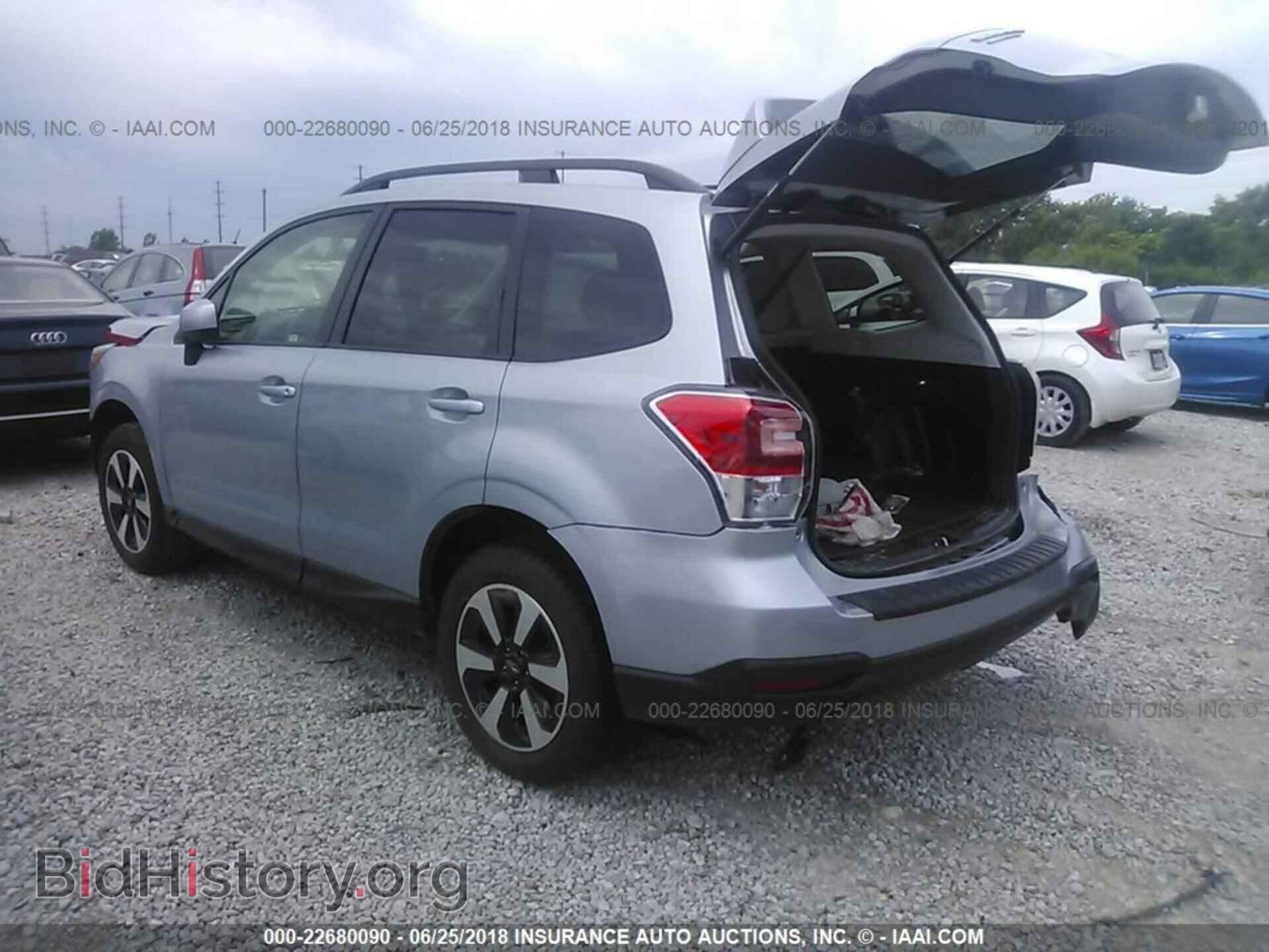 2018 Subaru Forester - VIN: JF2SJAEC8JG471483 - Photo 3