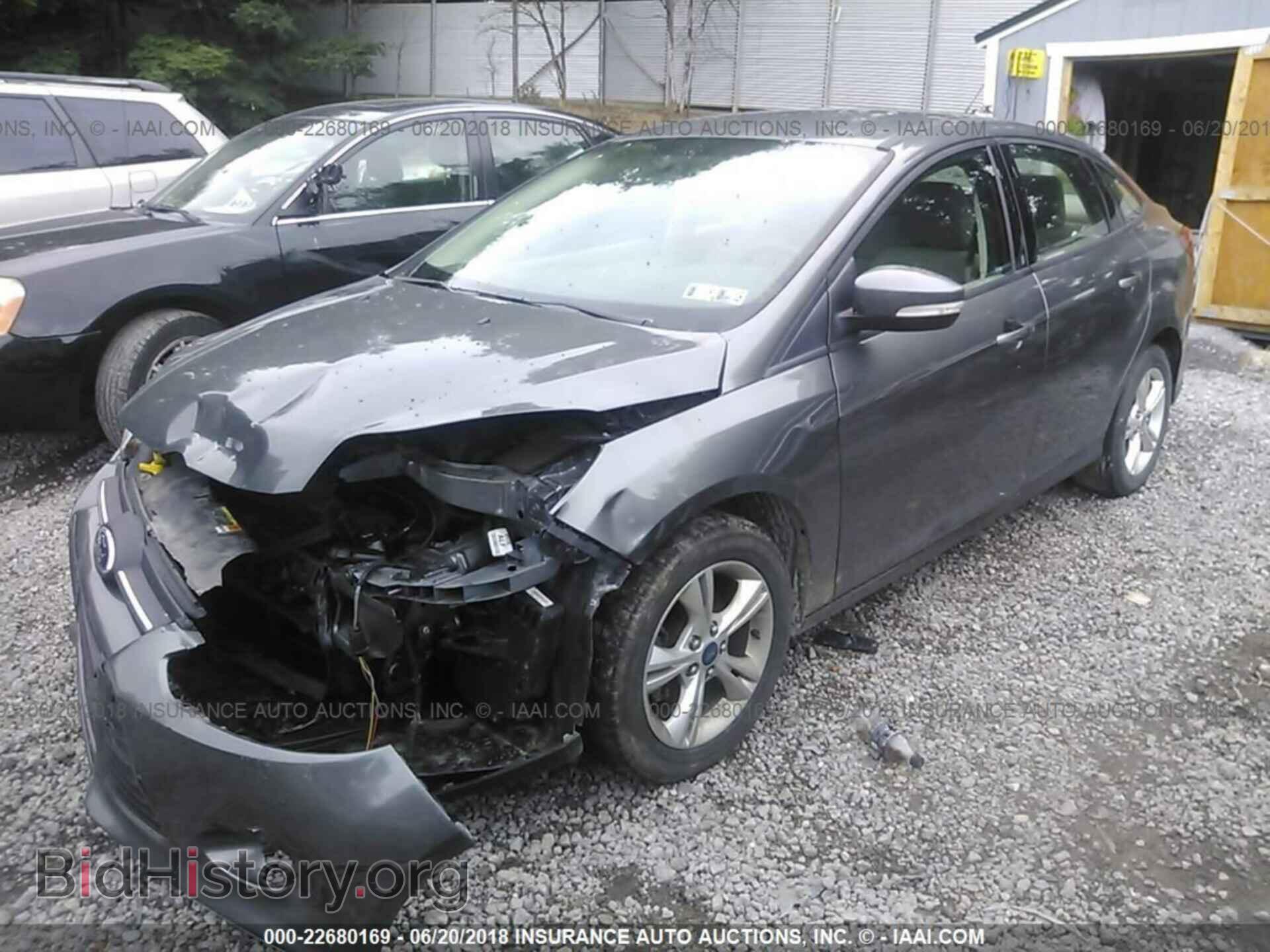 2013 Ford Focus - VIN: 1FADP3F25DL199595 - Photo 2