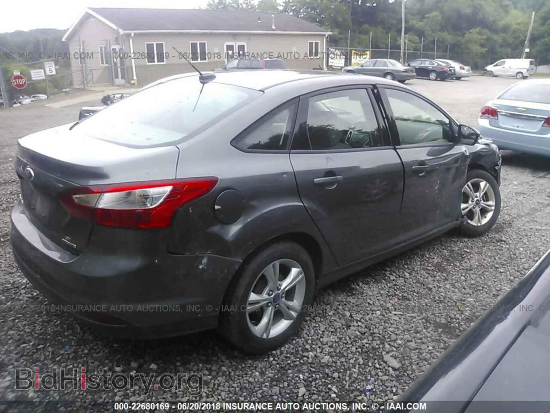 2013 Ford Focus - VIN: 1FADP3F25DL199595 - Photo 4