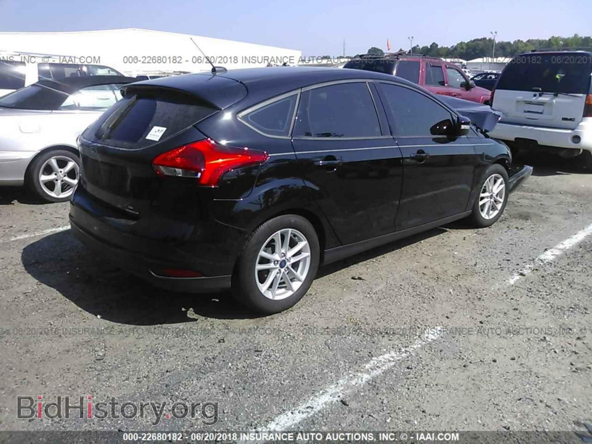2016 Ford Focus - VIN: 1FADP3K25GL393781 - Photo 4