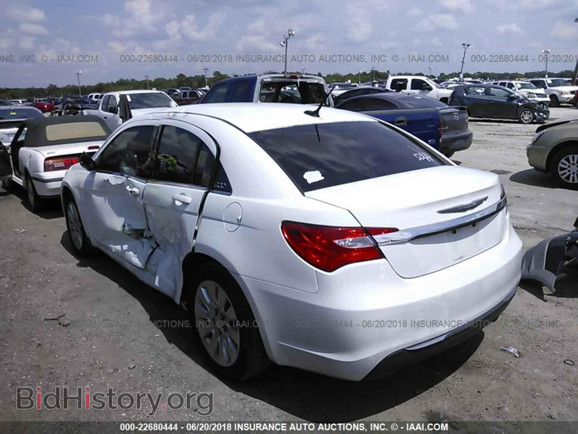 2014 Chrysler 200 - VIN: 1C3CCBAB0EN206160 - Фото 3