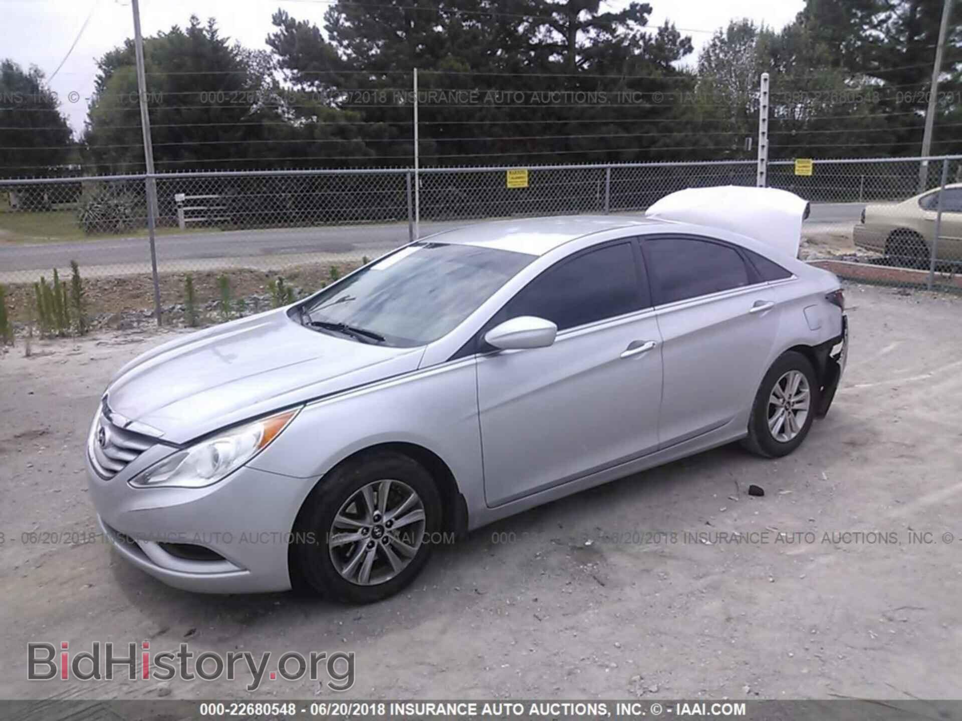 2012 Hyundai Sonata - VIN: 5NPEB4AC9CH424851 - Фото 2