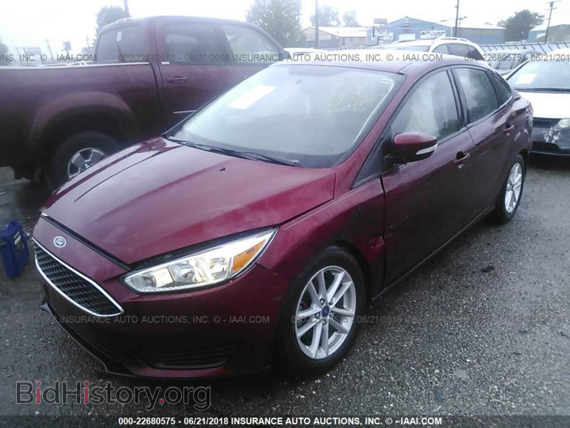 2016 Ford Focus - VIN: 1FADP3F21GL403202 - Photo 2