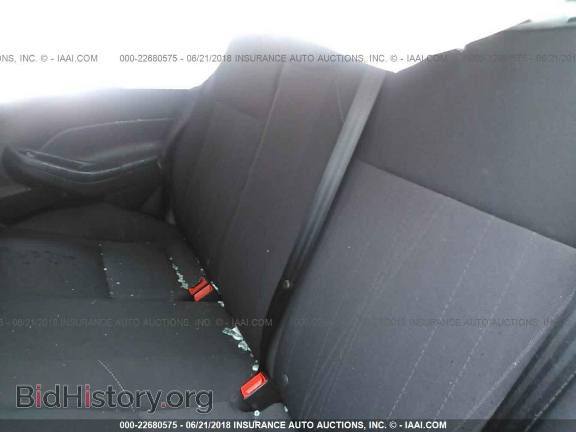 2016 Ford Focus - VIN: 1FADP3F21GL403202 - Photo 8
