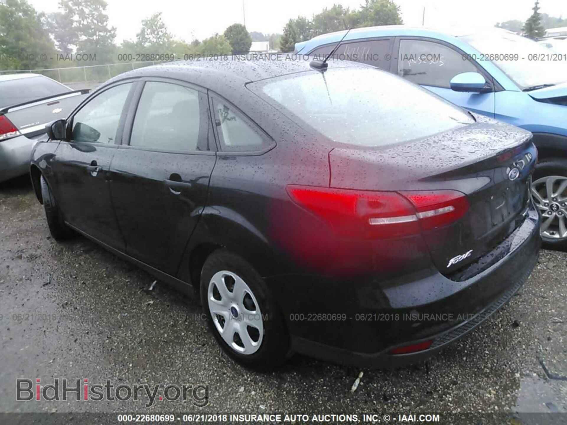 2016 Ford Focus - VIN: 1FADP3E24GL211340 - Фото 3