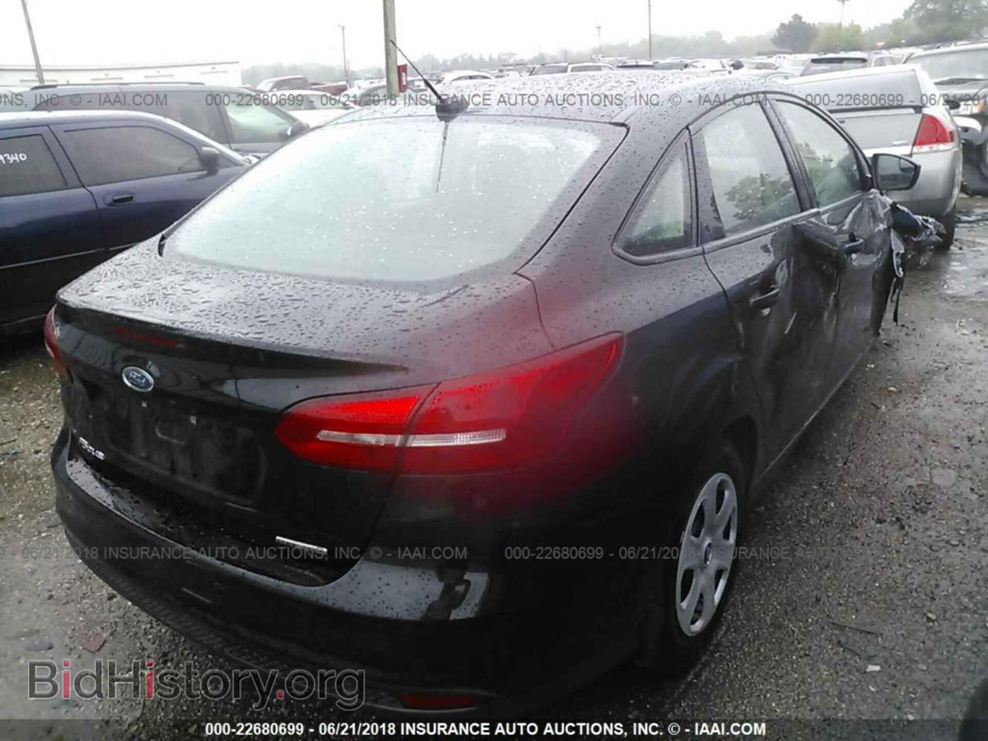 2016 Ford Focus - VIN: 1FADP3E24GL211340 - Фото 4