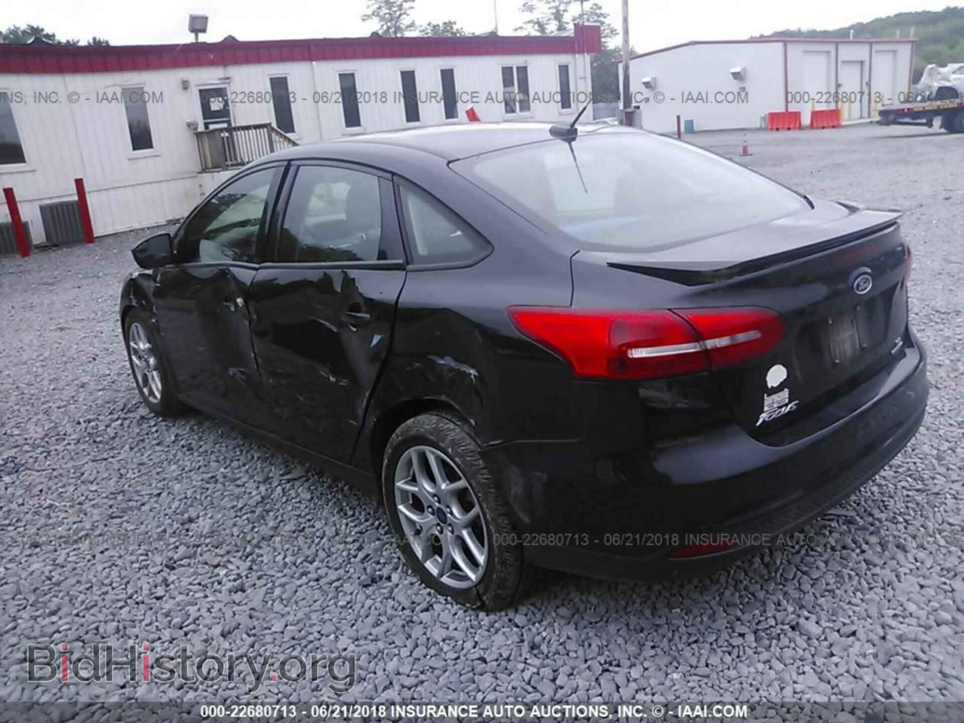 2015 Ford Focus - VIN: 1FADP3F26FL264568 - Photo 3