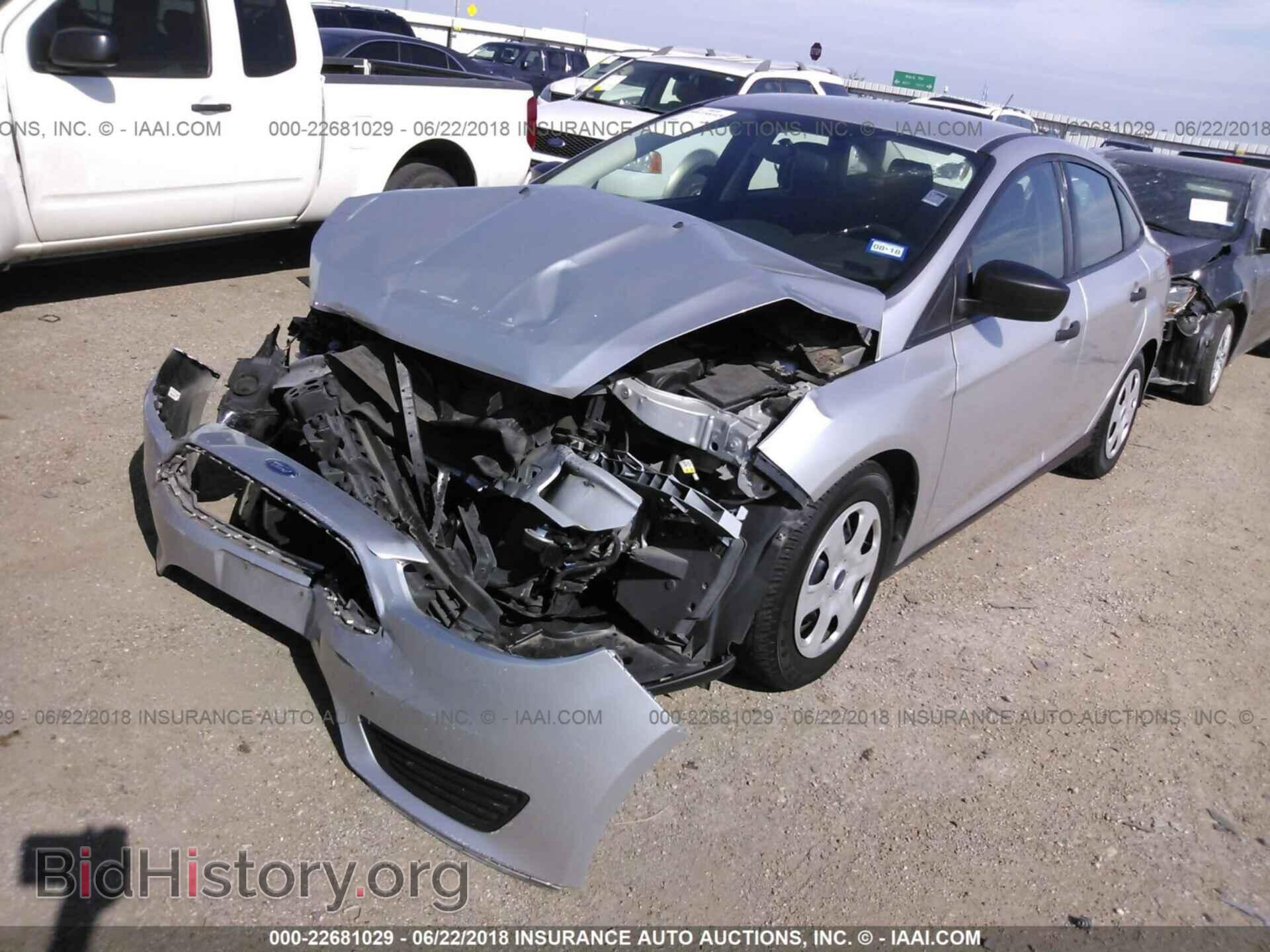 2015 Ford Focus - VIN: 1FADP3E26FL347483 - Photo 2