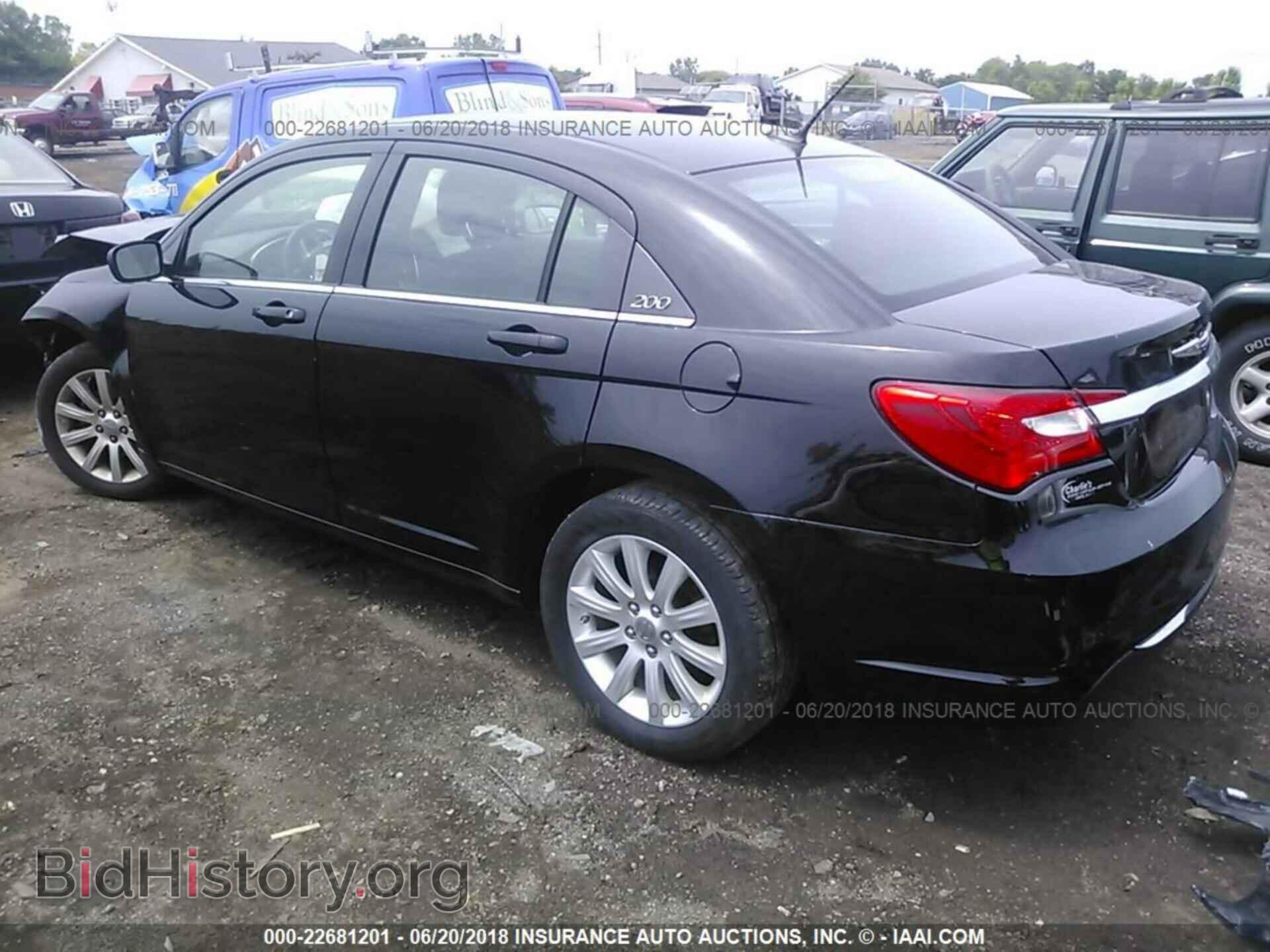 2013 Chrysler 200 - VIN: 1C3CCBBB6DN653153 - Фото 3