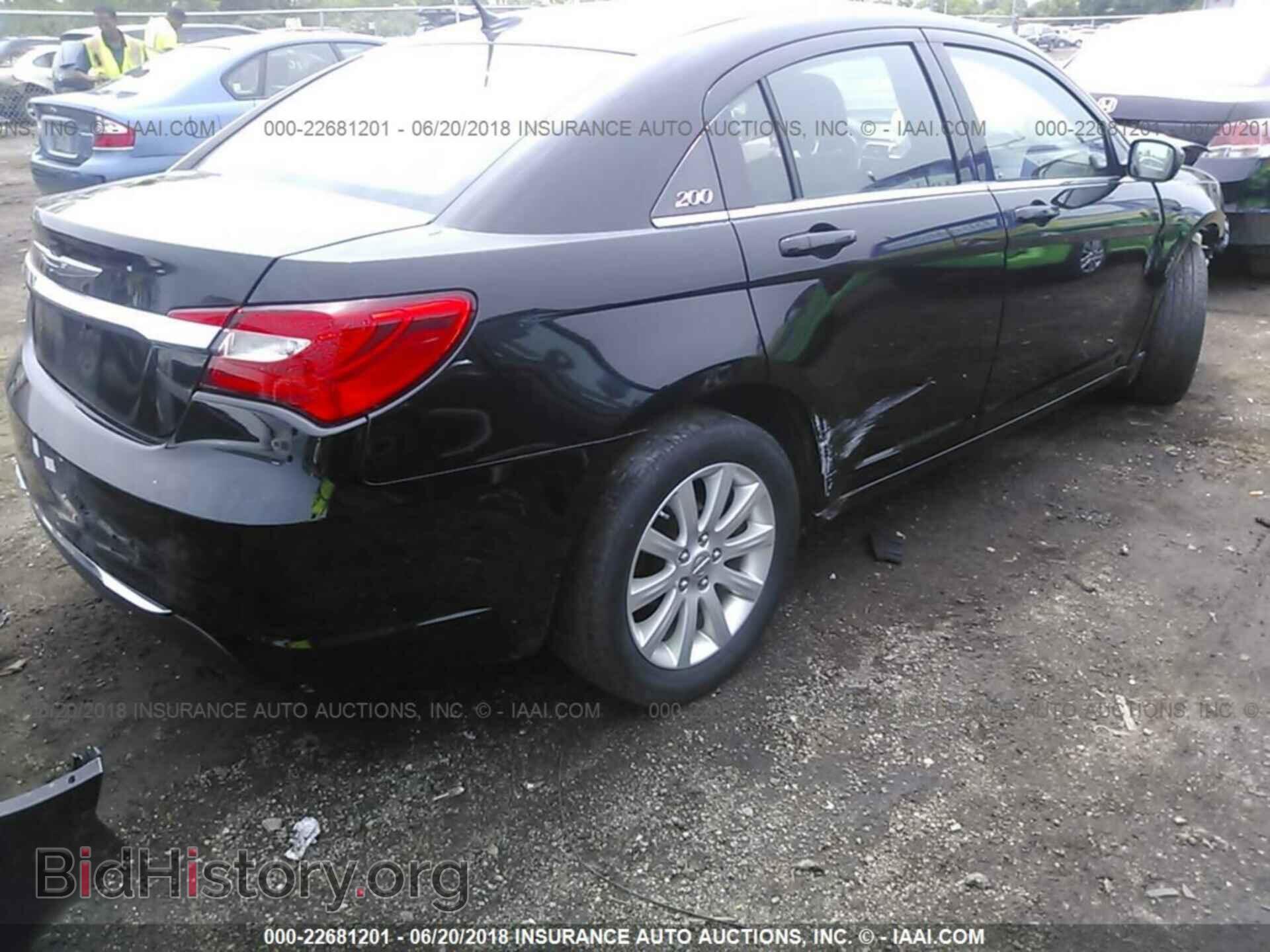 2013 Chrysler 200 - VIN: 1C3CCBBB6DN653153 - Фото 4