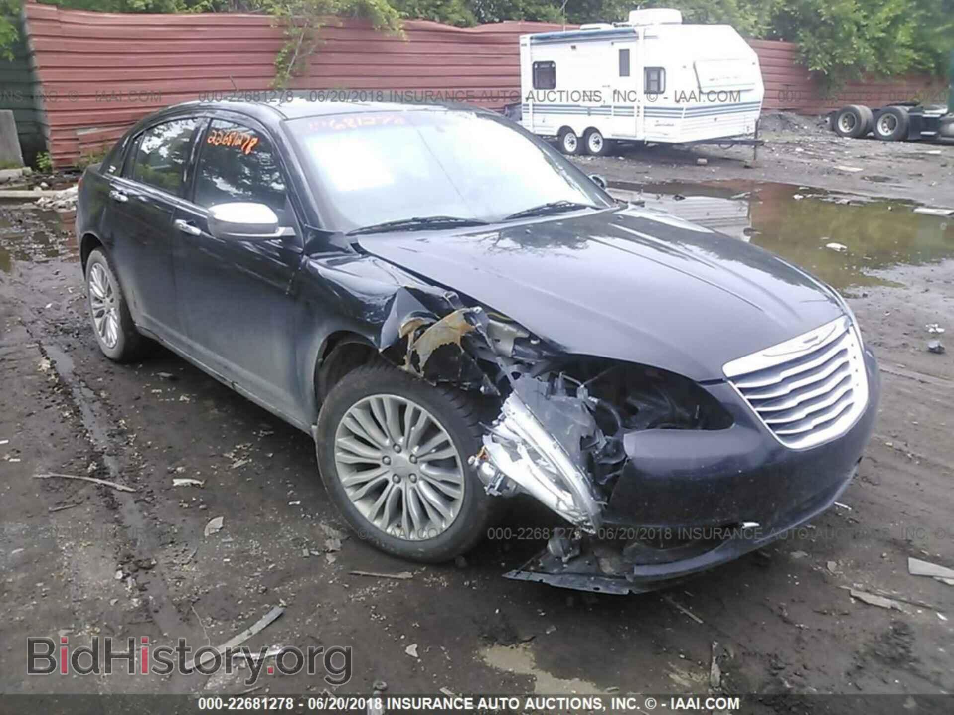 Photo 1C3BC2FB4BN598236 - Chrysler 200 2011