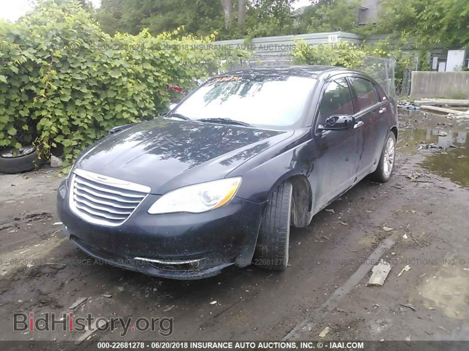 2011 Chrysler 200 - VIN: 1C3BC2FB4BN598236 - Фото 2