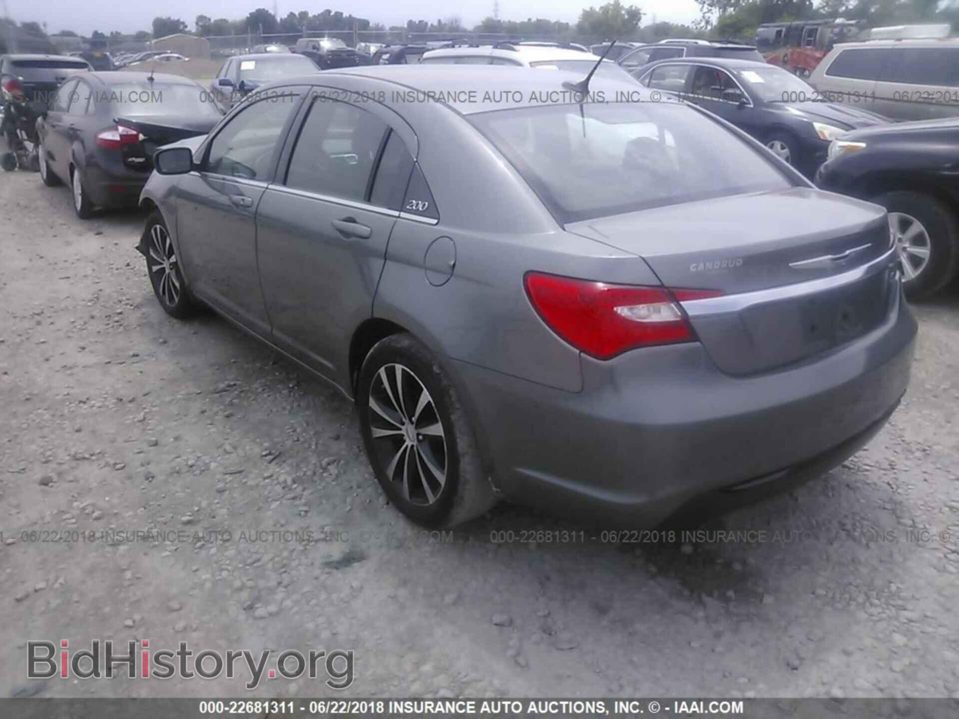 2013 Chrysler 200 - VIN: 1C3CCBCG3DN585565 - Photo 3