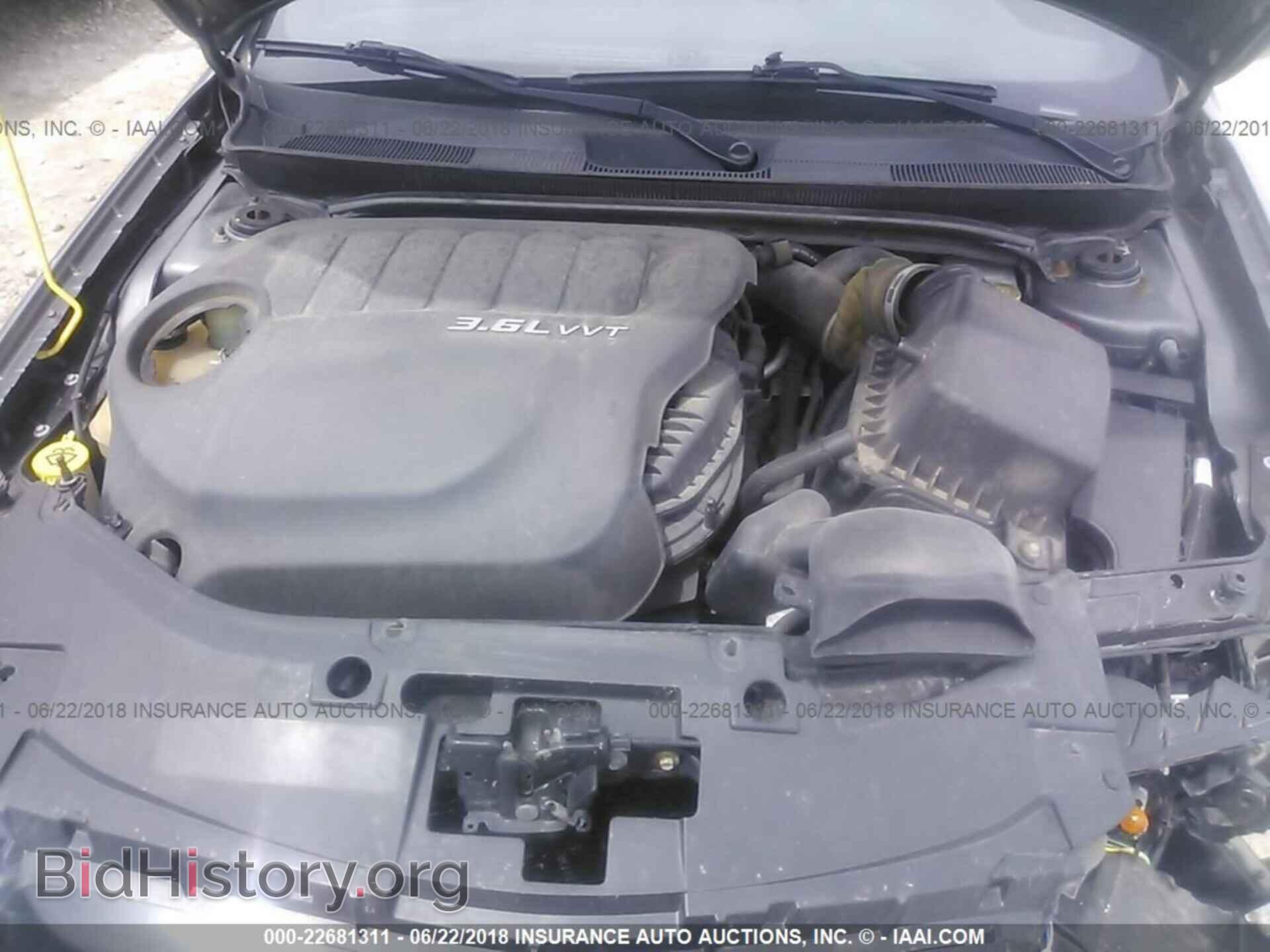 2013 Chrysler 200 - VIN: 1C3CCBCG3DN585565 - Photo 10