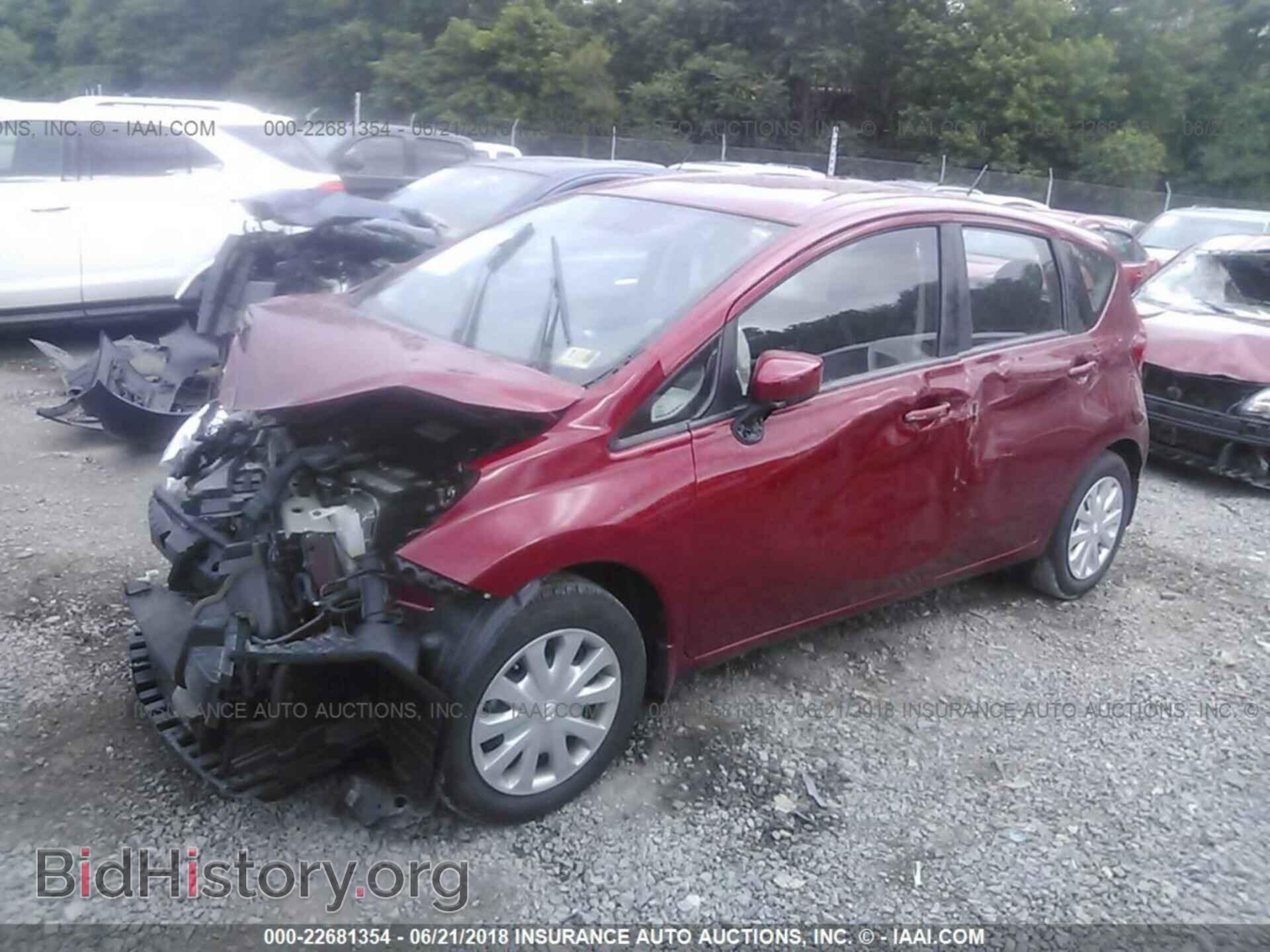 2015 Nissan Versa note - VIN: 3N1CE2CP9FL439859 - Фото 2